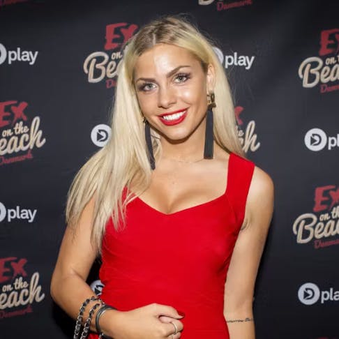 Caroline Godrim har barn nummer tre på vej. Det afslører hun på Instagram.