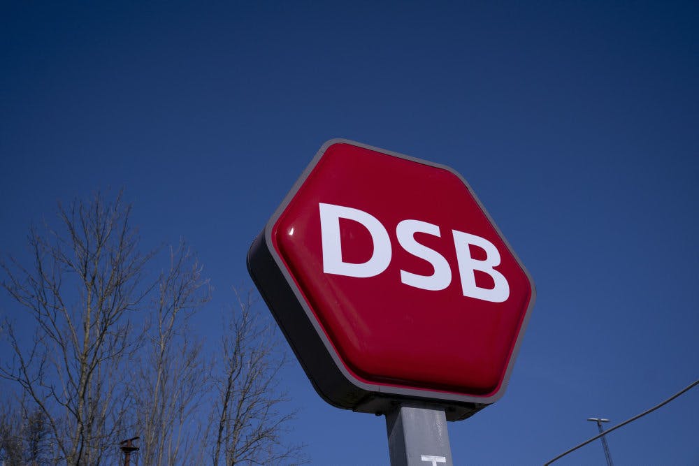 Med en ny funktion i DSB's app kan man tjekke ind på sin mobiltelefon, når man rejser med offentlig transport på Sjælland, Jylland og Fyn. (Arkivfoto).&nbsp;&nbsp;