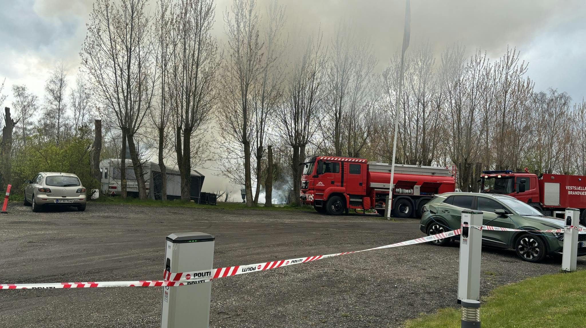 Der var massiv røgudvikling i forbindelse med branden, der fandt sted lørdag på en campingsplads i Vig.