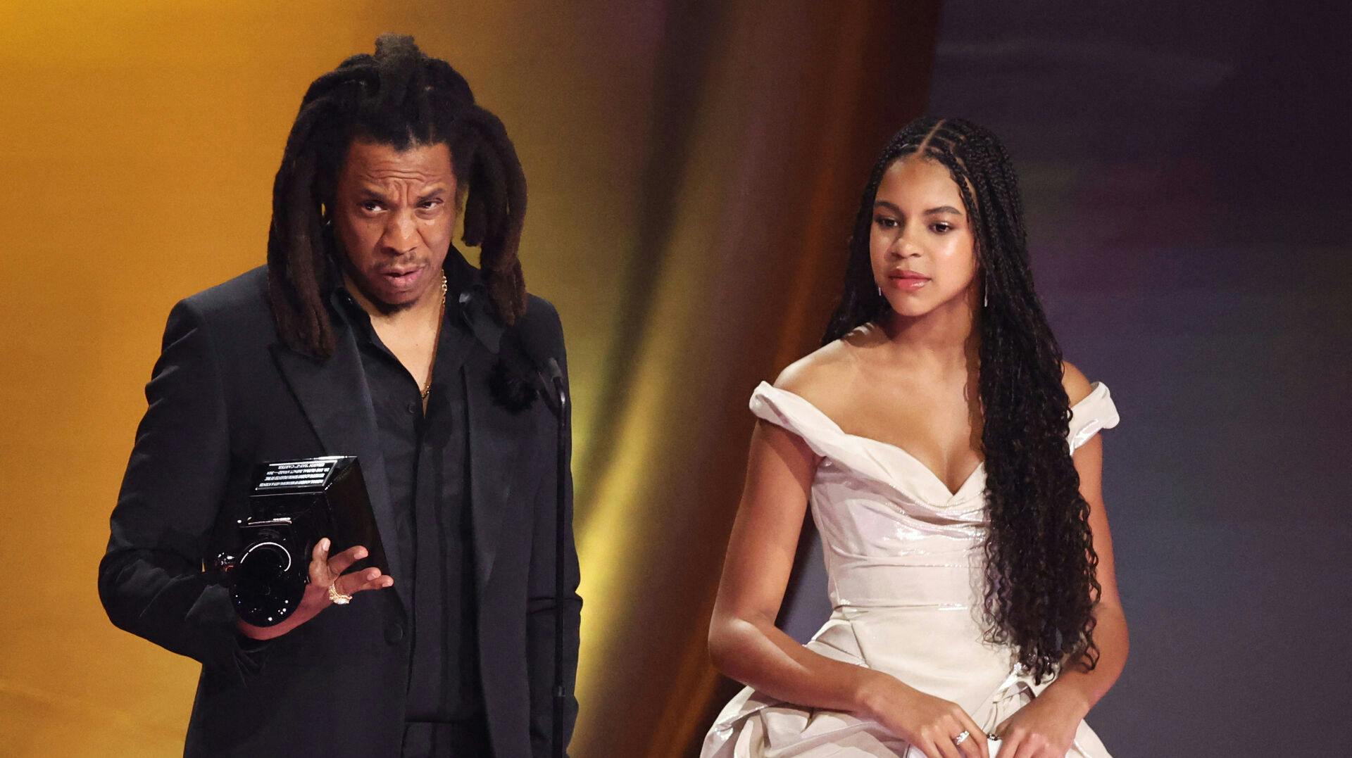 Blue Ivy Carter dukkede op på scenen til årets Grammy-uddeling med sin far, rapperen Jay-Z.