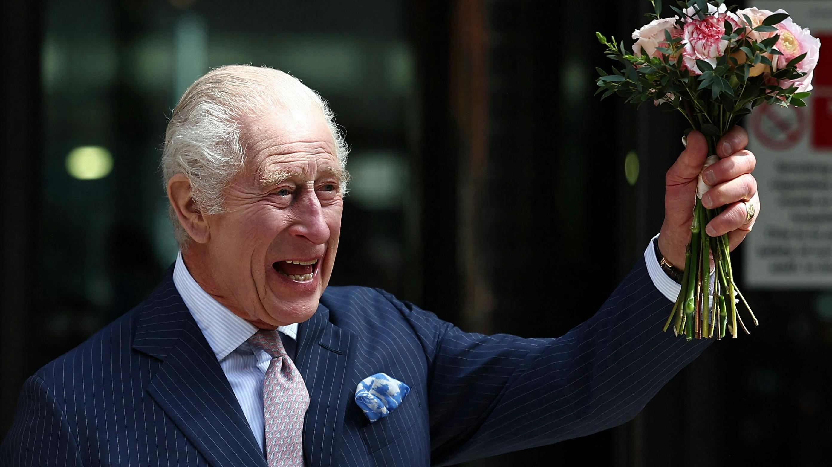 Kong Charles var i hopla, da han tirsdag var tilbage til at passe sine royale pligter.