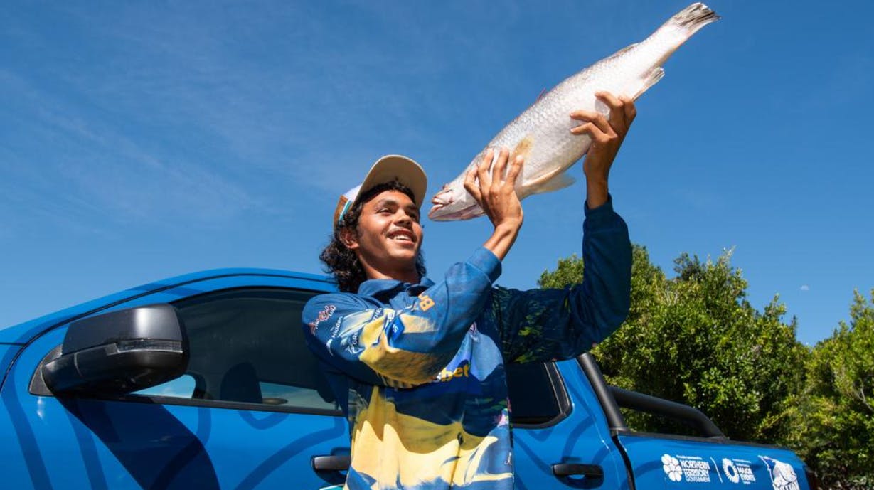 Den 19-årige Keegan Payne fik en ganske særlig fisk på krogen, da han forleden fiskede i den såkaldte Katherine River, der ligger syd for Darwin.