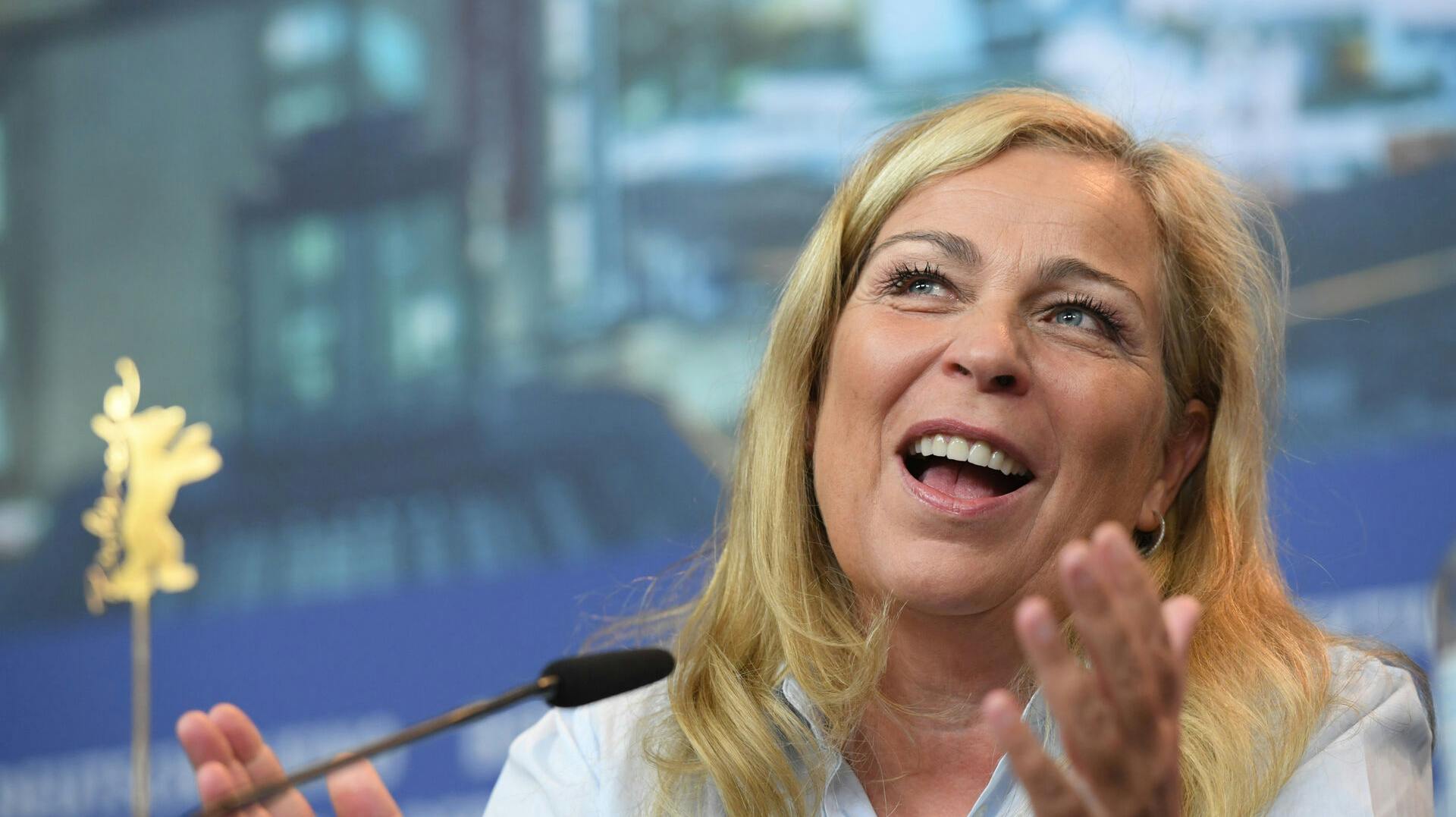 Instruktør Lone Scherfig scorer ros fra anmelderne.