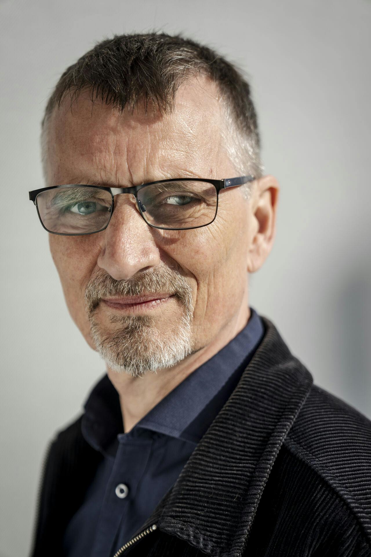 Niels Holck in front of the Court in Hillerød on Wednesday, May 1, 2024. Niels Holck is accused of having dropped about four tons of weapons to a rebel movement in India in 1995. Eleven days have been set aside for the case.. (Photo: Mads Claus Rasmussen/Ritzau Scanpix)