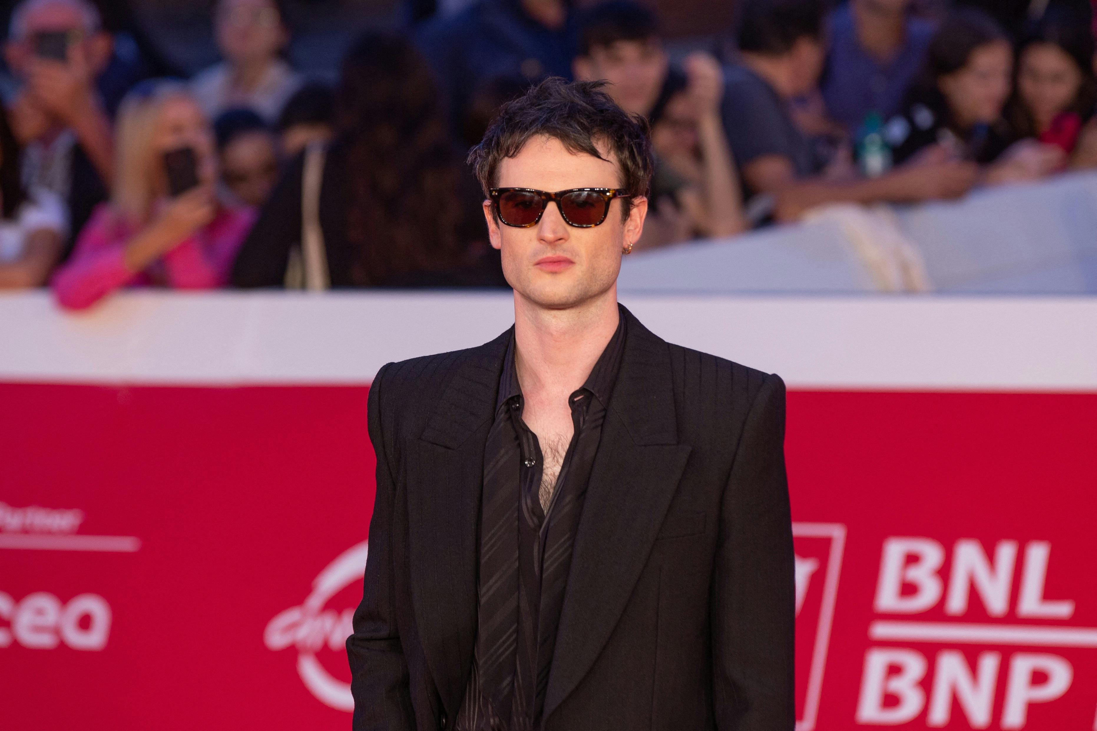 Tom Sturridge har tidligere været gift med Sienna Miller, som har sin 11-årige datter med.