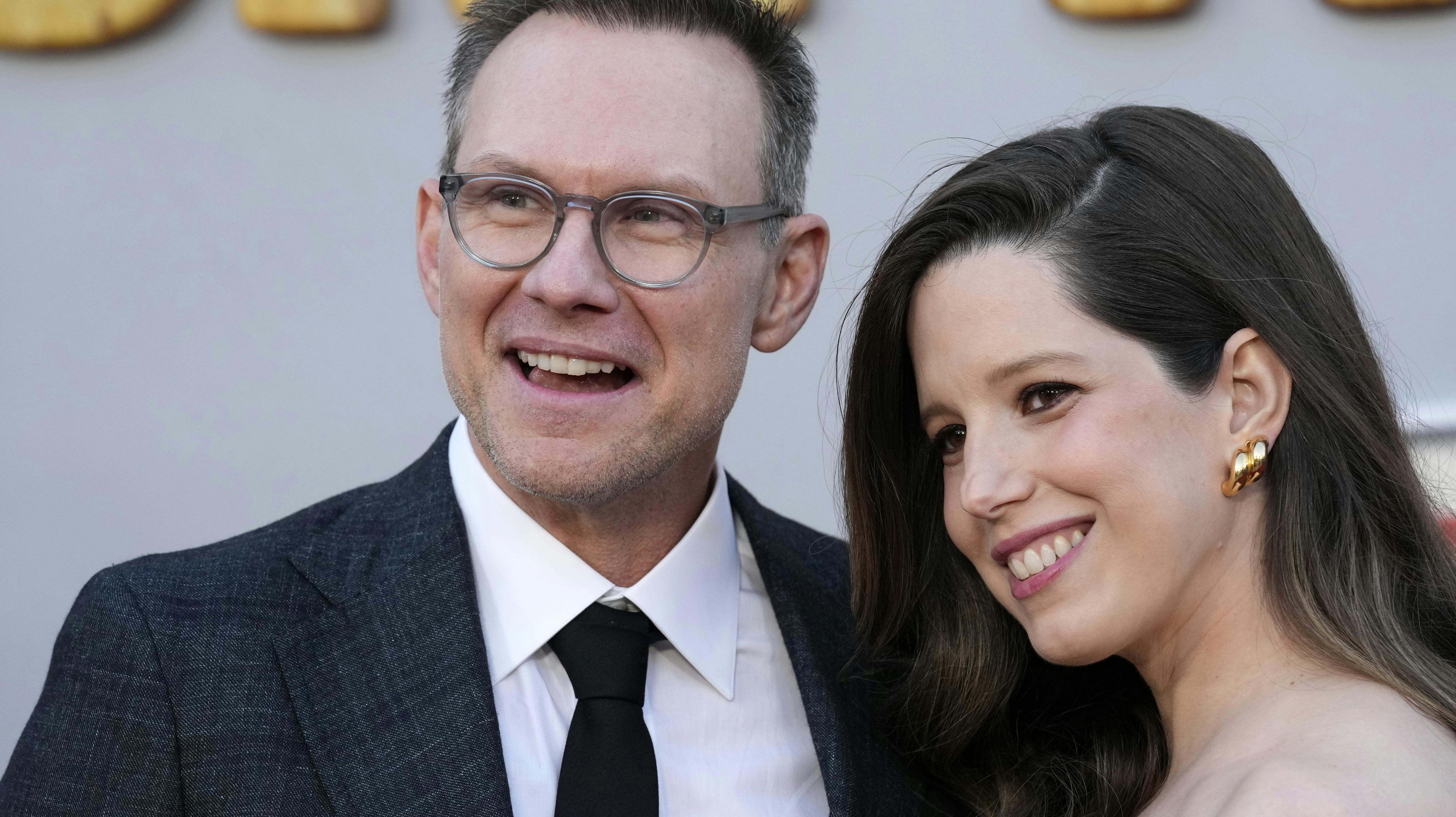 Der er god grund til at smile for Christian Slater og konen Brittany Lopez – barn nummer to er nemlig på vej.