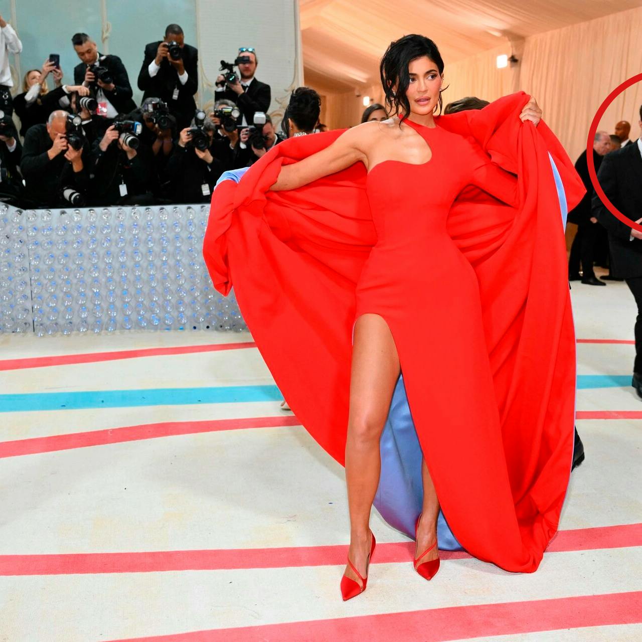 Eugenio Casnighi siger, at han blev fyret, efter han sidste år gik viralt for sin deltagelse i Met Gala.