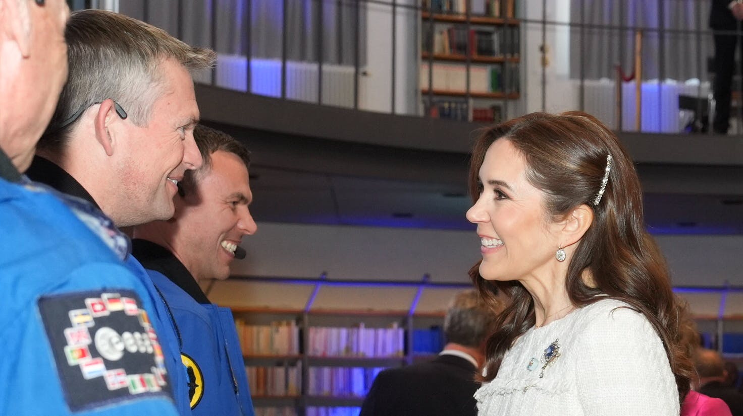 Andreas Mogensen har mandag eftermiddag trykket både Kong Frederik og dronning Mary i hånden til en rumdebat i Sverige.