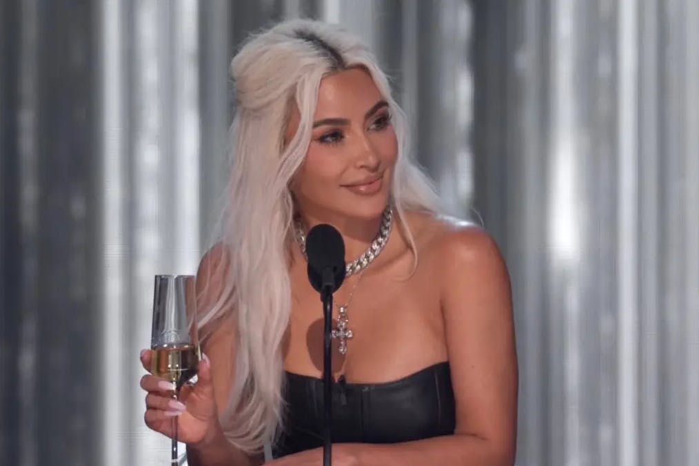 Kim Kardashian i "The Roast of Tom Brady".