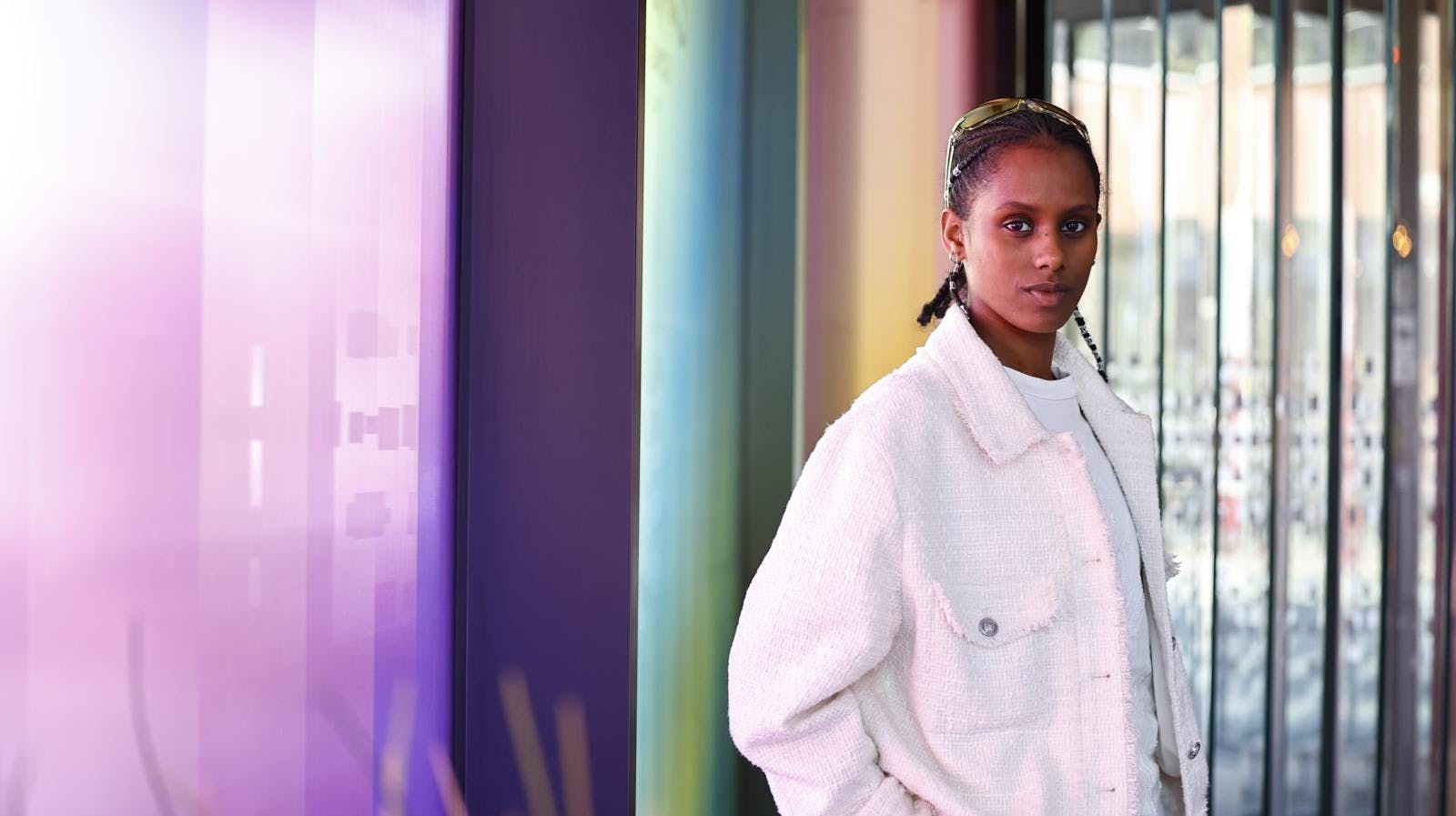 Torsdag aften går det løs for Saba.