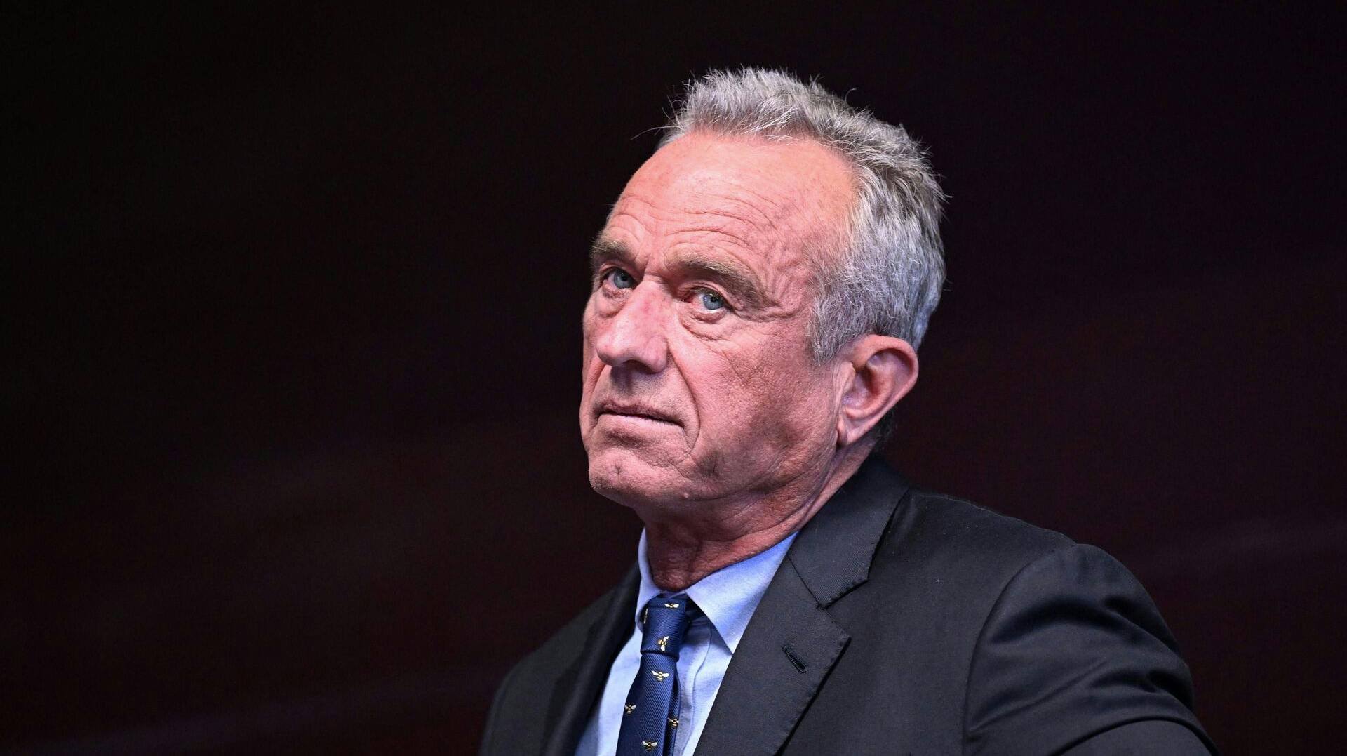 For over ti år siden havde Robert F. Kennedy Jr. en parasit i hjernen. Han er heldigvis kommet sig fuldstændig, siger hans kampagnehold.