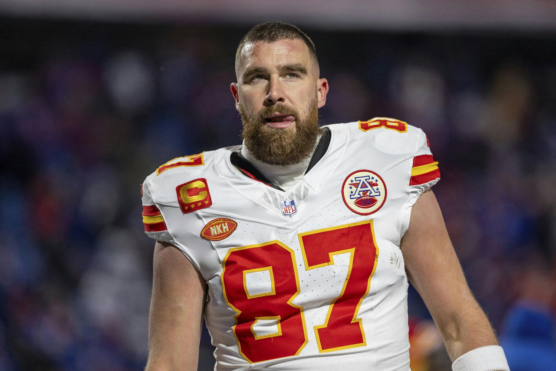 Travis Kelce har for nyligt fornyet sin kontrakt med Kansas City Chiefs og kan nu kalde sig den bedst betalte tight end i ligaen.