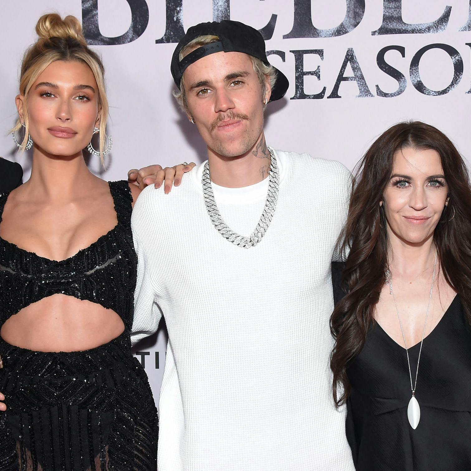 Fra venstre: Hailey Bieber, Justin Bieber og Pattie Mallette,
