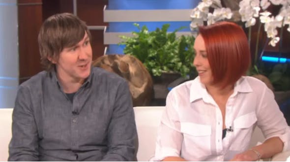 Keir Johnston og Grace Johnston på besøg i "The Ellen DeGeneres Show" i 2015. 