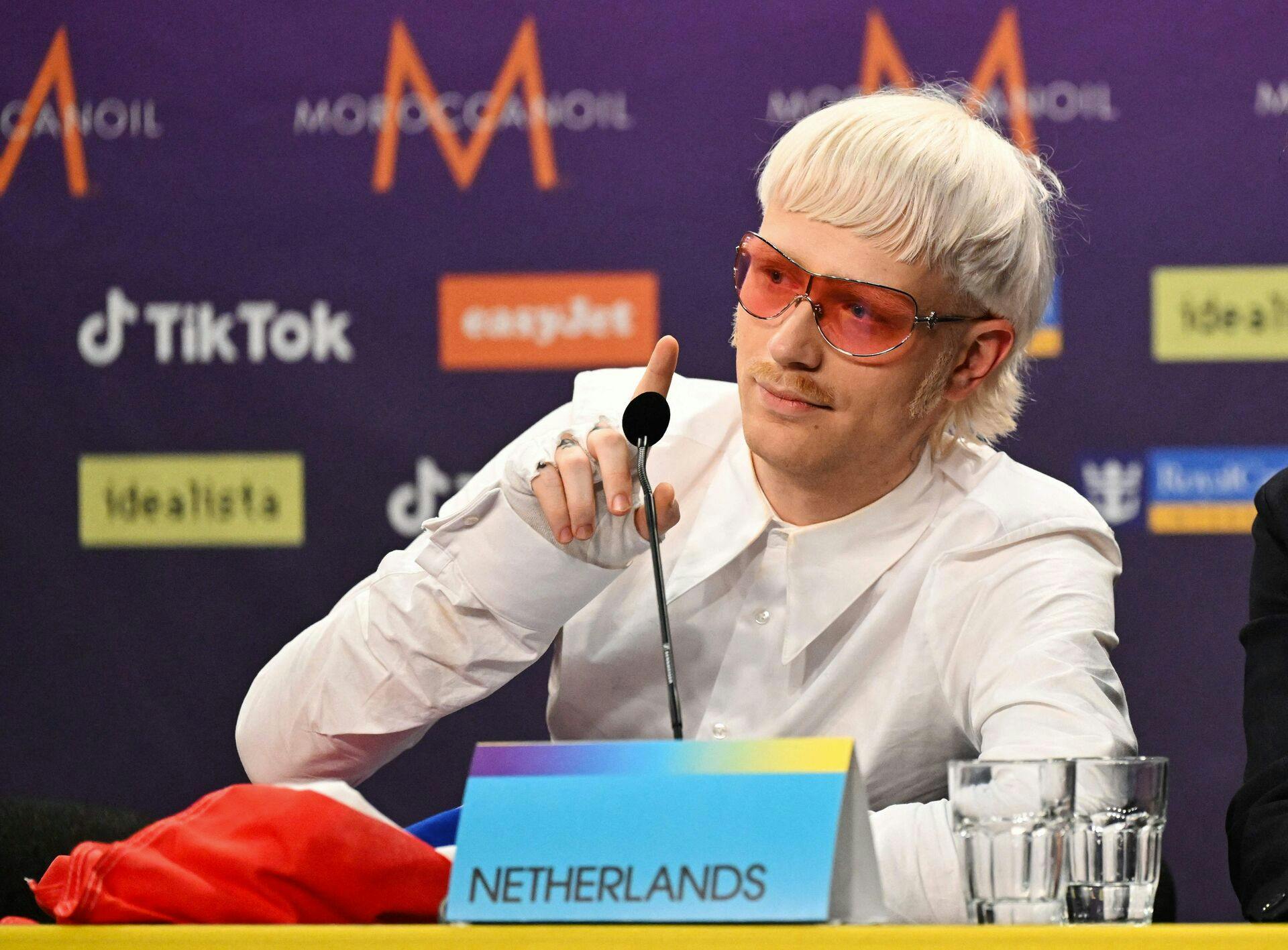 Joost Klein blev diskvalificeret fra Eurovision, efter han angiveligt har opført sig truende overfor en kvinde på produktionsholdet. 