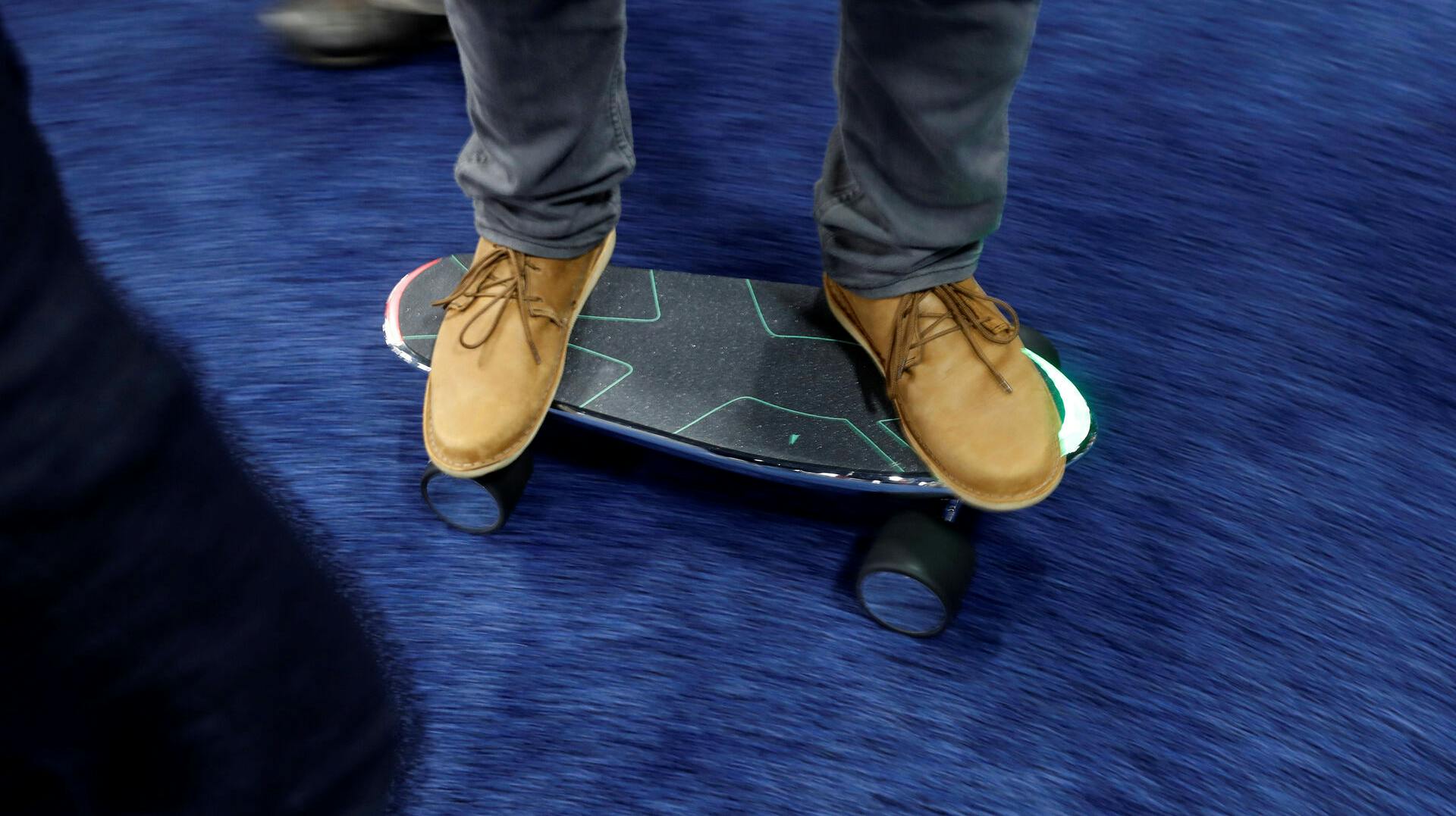 En 86-årig kvinde blev den 10 april påkørt af en mand på et elektrisk skateboard. Seks dage senere afgik hun ved døden. Sagen efterforskes af politiet. (Arkivfoto)