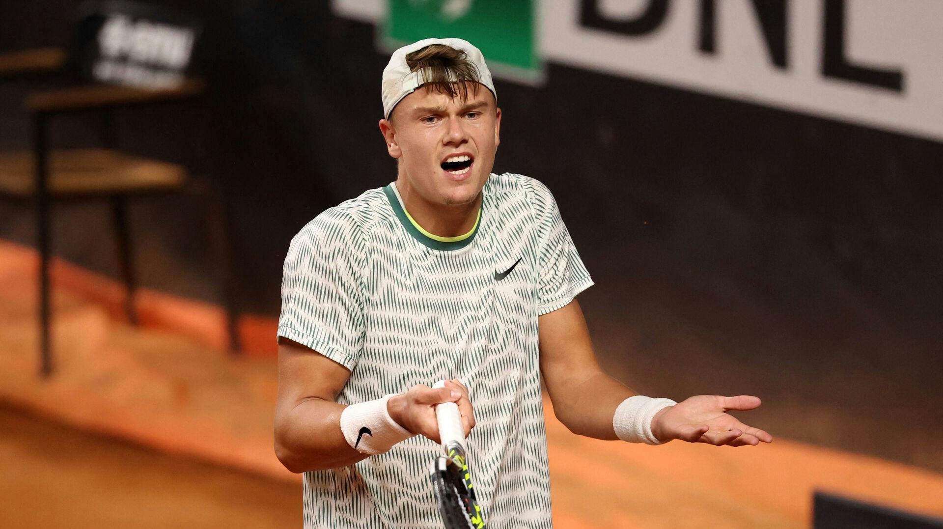 Holger Rune røg mandag ud af Italian Open til argentinske Sebastian Baez. Simpelthen fordi, at han mistede fokus fuldstændigt efter første sæt.