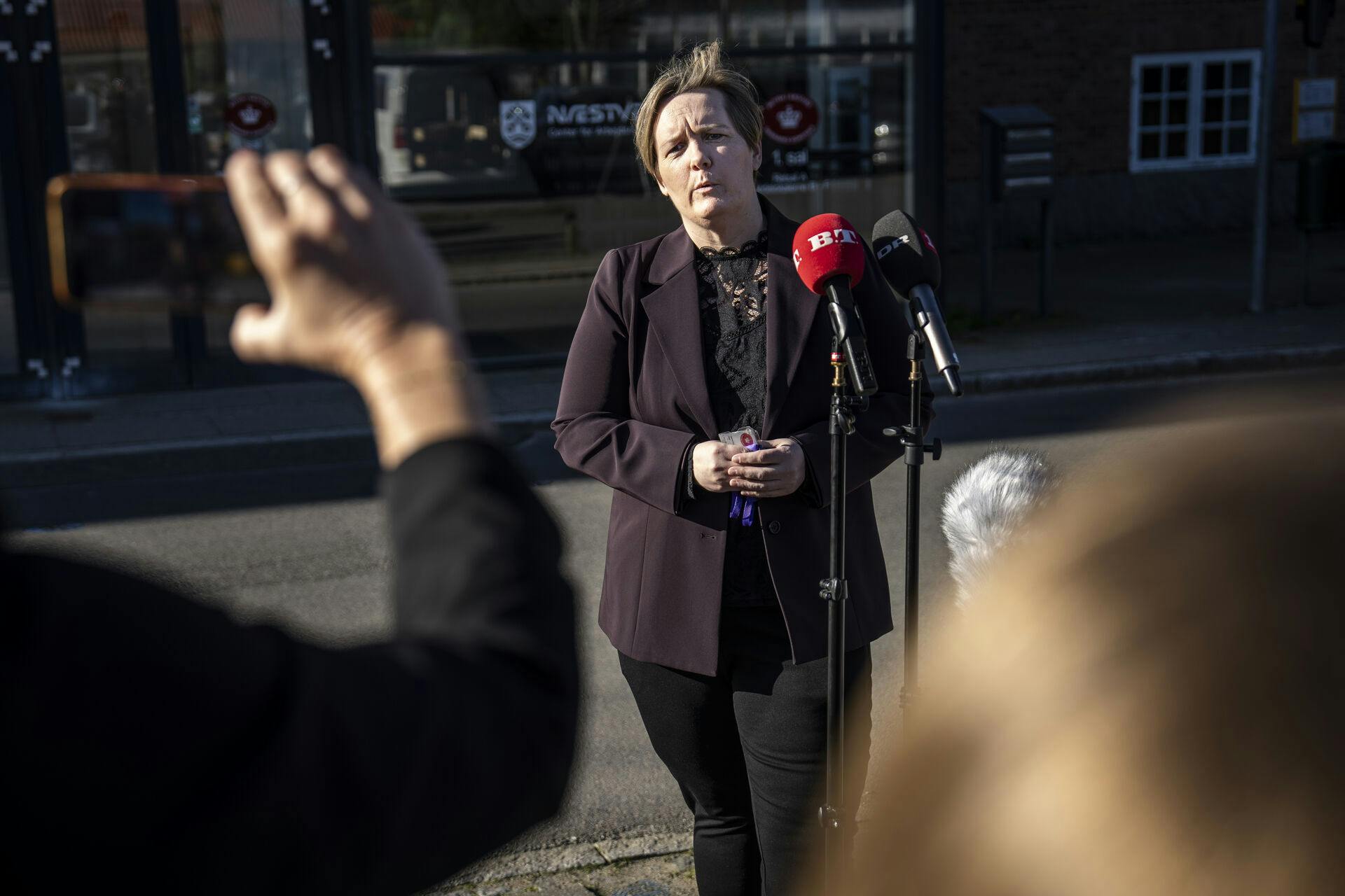 Forsvarsadvokat Karina Skou er ved Korsørmandens side i retten, hvor hun skal sikre ham det bedst mulige forsvar.