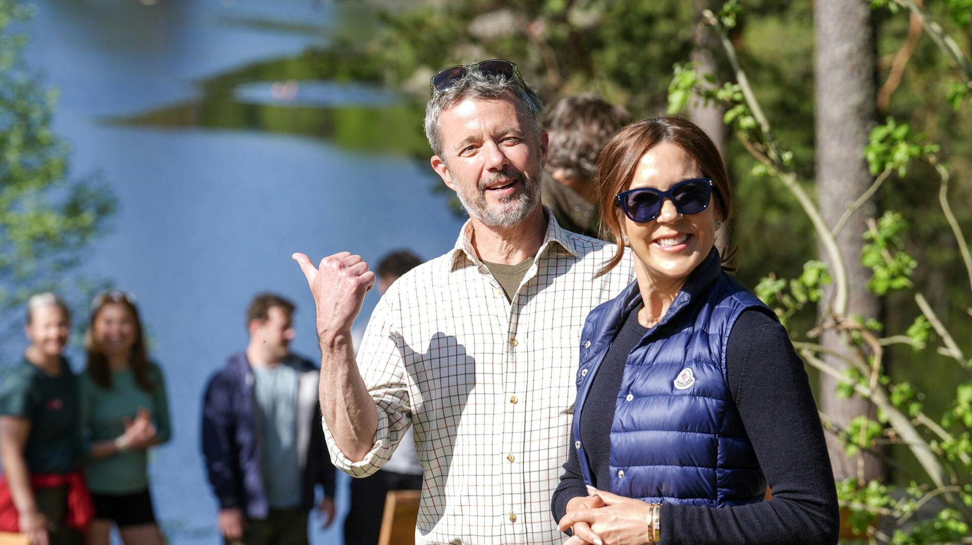 Oslo 20240515. Kong Frederik og dronning Mary av Danmark på offisielt statsbesøk til Norge. Kronprins Haakon og kronprinsesse Mette-Marit og det danske kongeparet går tur ved Ulsrudvann i Østmarka Foto: Lise Åserud / NTB. (Foto: Lise Aaserud/Scanpix 2024)