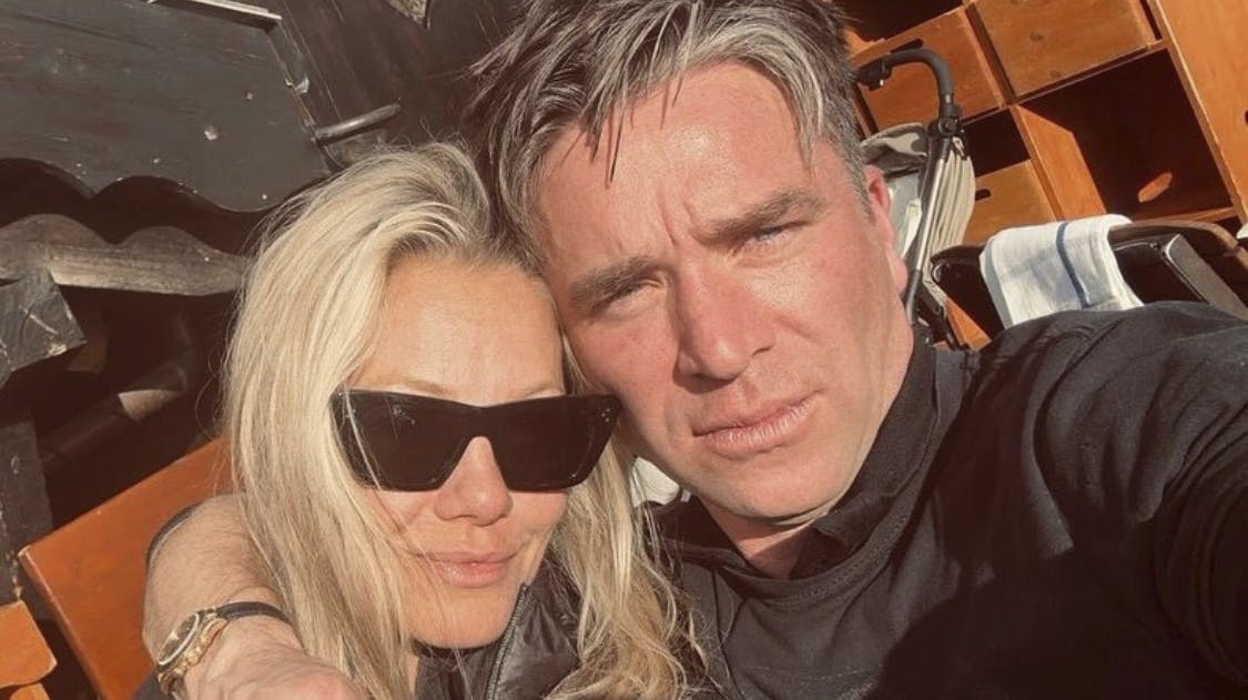 Caroline Flemings kæreste Stig-Frederik "dr. Kølle" Kølle har måtte dreje nøglen om på et af sine firmaer.