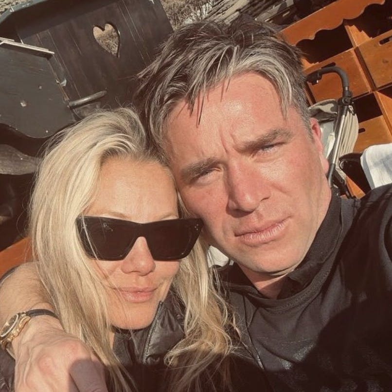 Caroline Flemings kæreste Stig-Frederik "dr. Kølle" Kølle har måtte dreje nøglen om på et af sine firmaer.