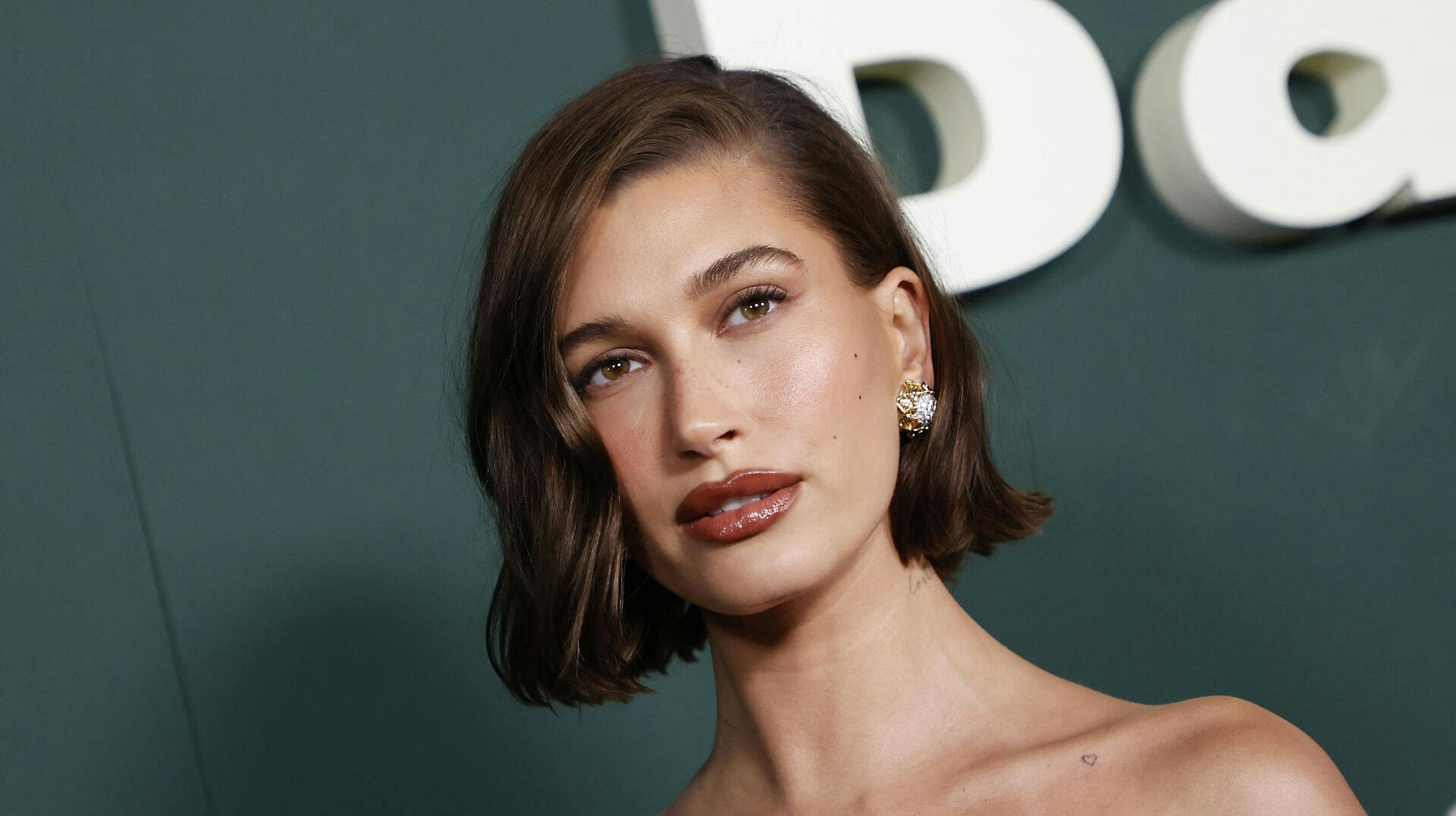 Den amerikanske kendishustru Hailey Bieber venter sit første barn.