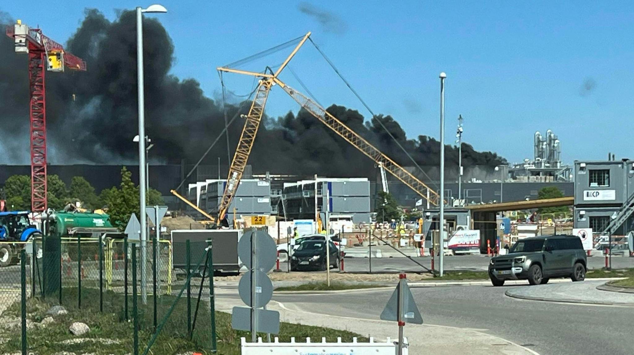 Her ses byggepladsen ved Hallas Alle.