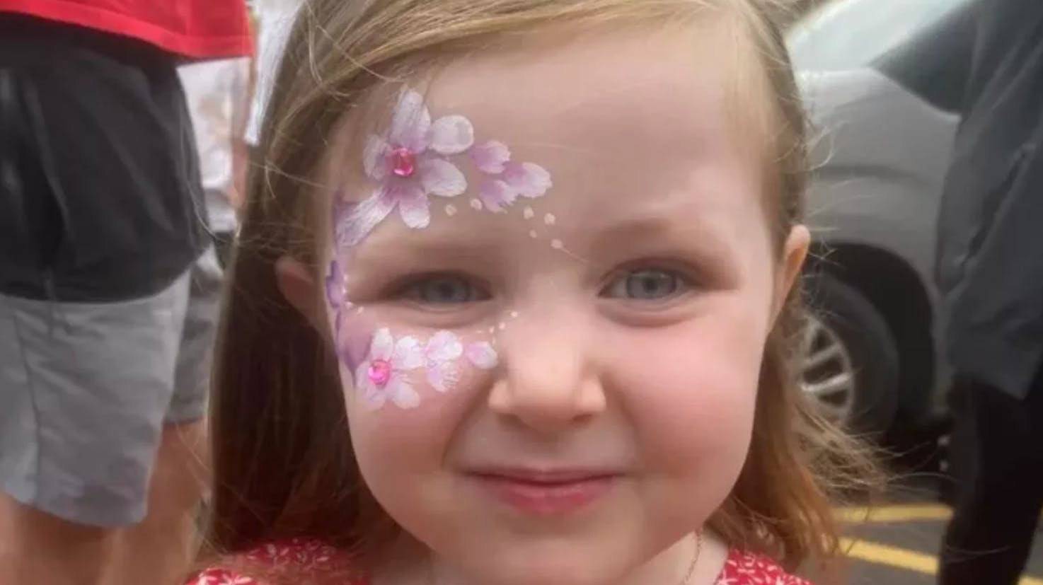 3-årige Iris-Mae Aubrey druknede i familiens badekar. 