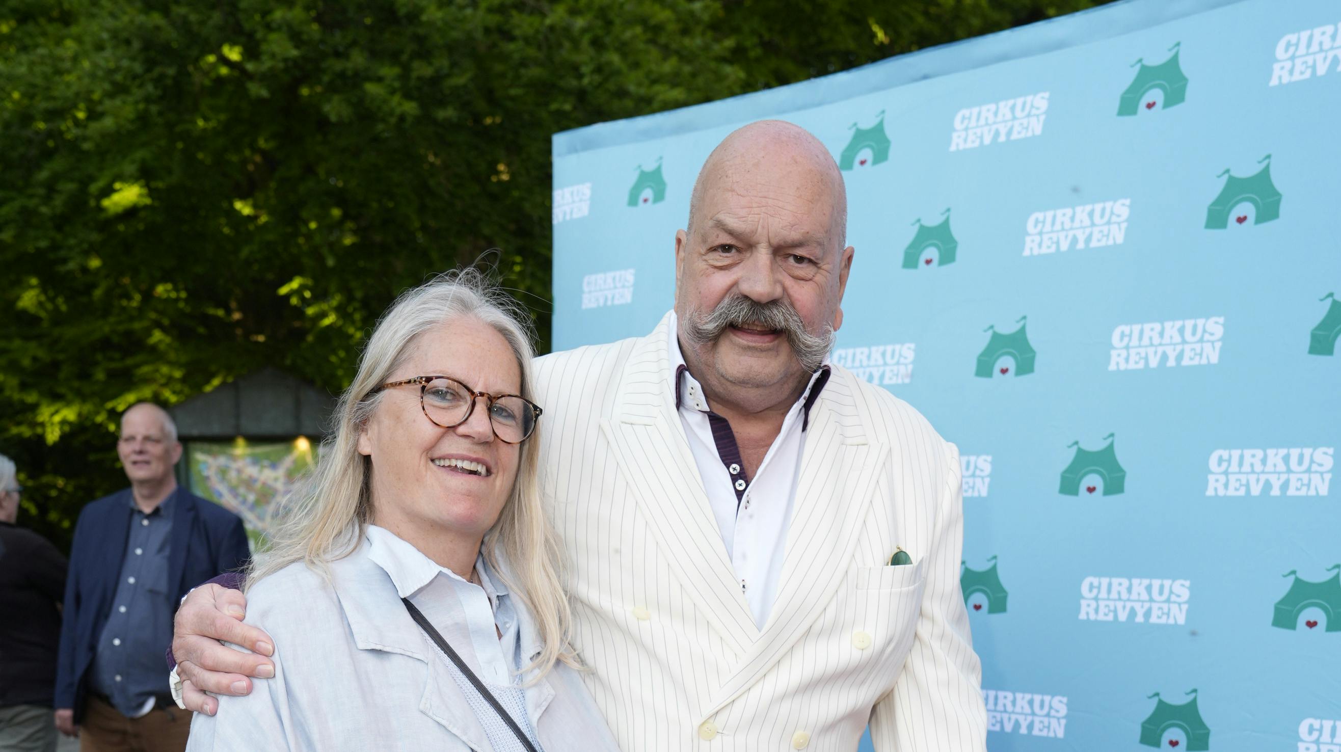 Revykongen Flemming Krøll med sin kone Birthe 