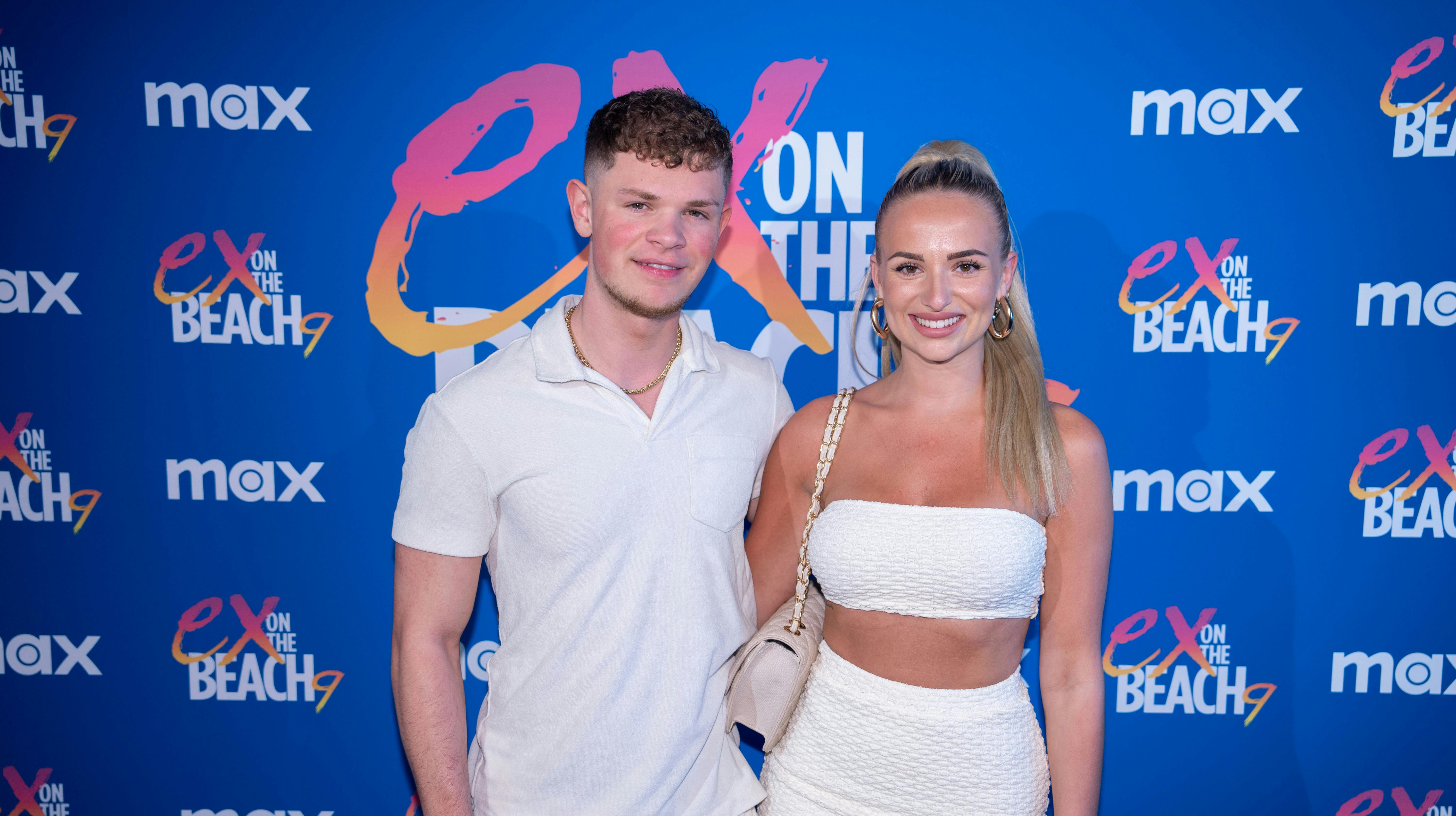 Torsdag hyggede parret til forpremiere på den nye sæson af "Ex on the beach", inden det igen var tid til at smutte i studiet og lave musik.
