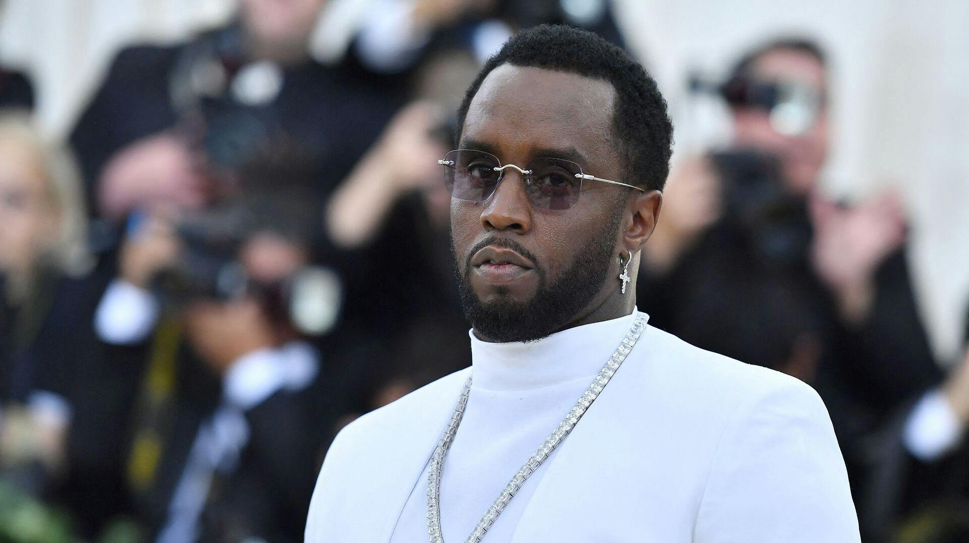 En overvågningsvideo fra 2016, hvor man kunne se P. Diddy overfalde sin daværende kæreste, blev fredag offentliggjort af CNN.