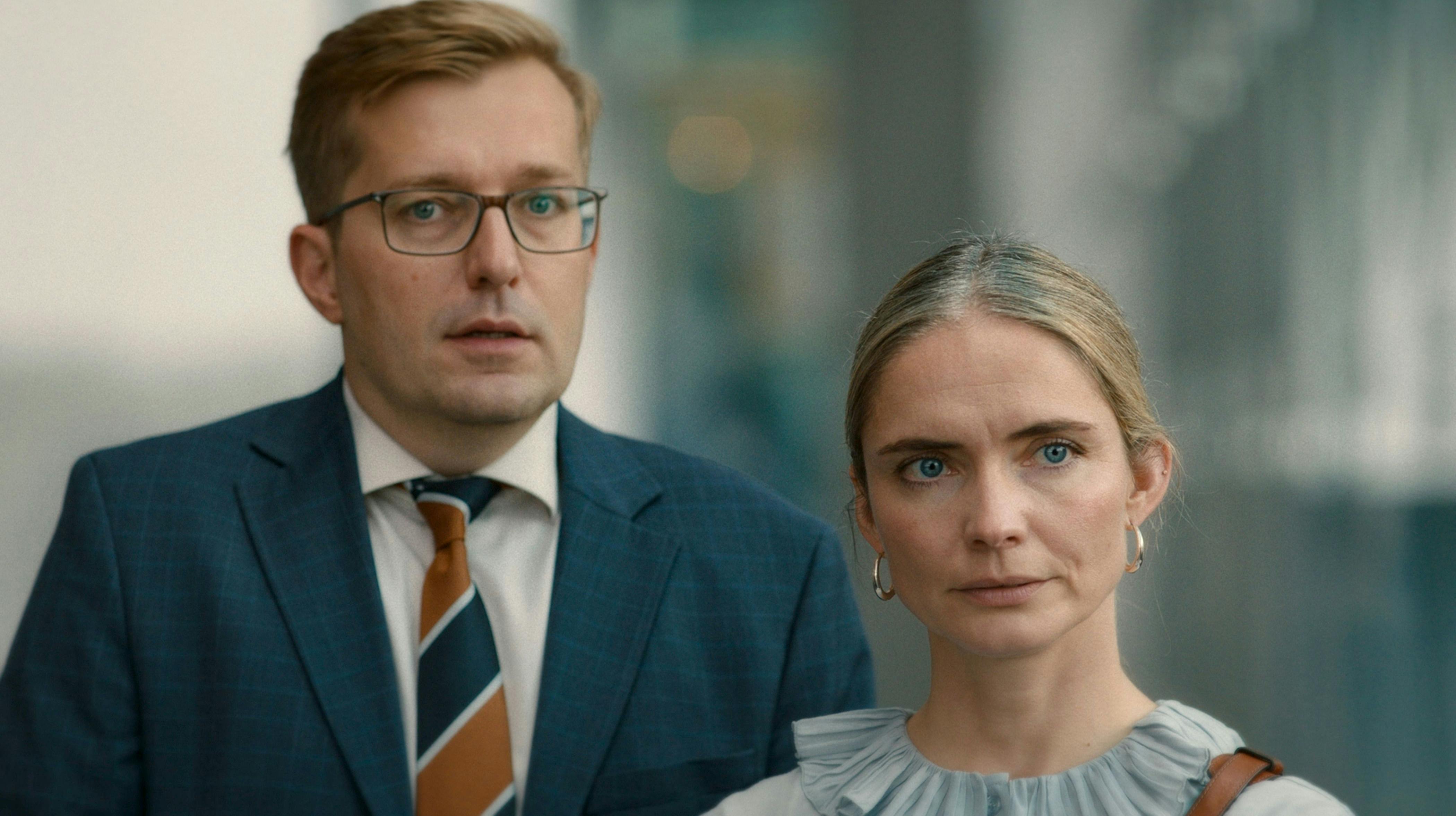 Rasmus Bruun og Neel Rønholt spiller det skilte par Jeppe og Regitze i "Orkestret". 