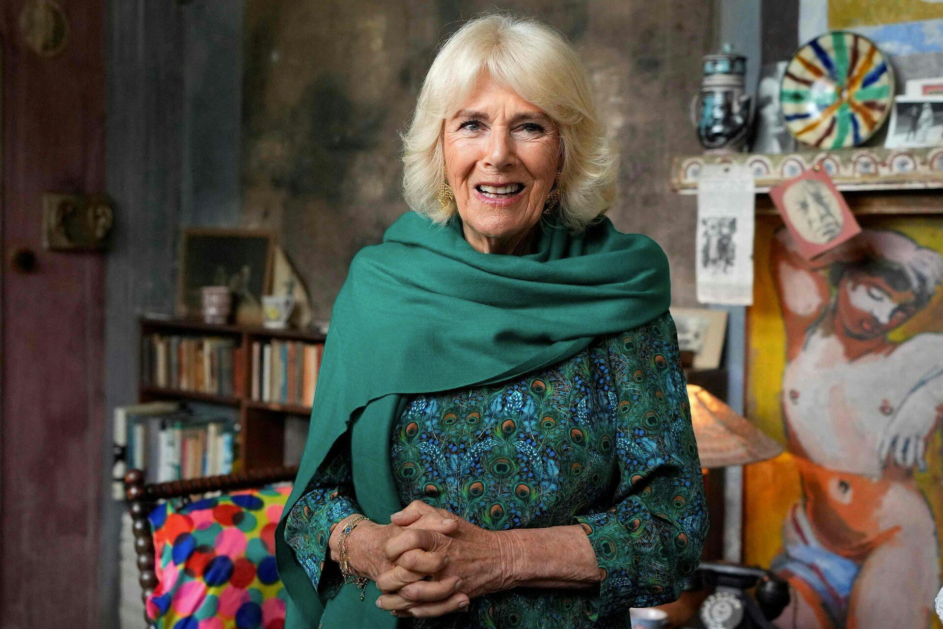 Den britiske dronning Camilla vil ikke længere bruge pengene på pels.