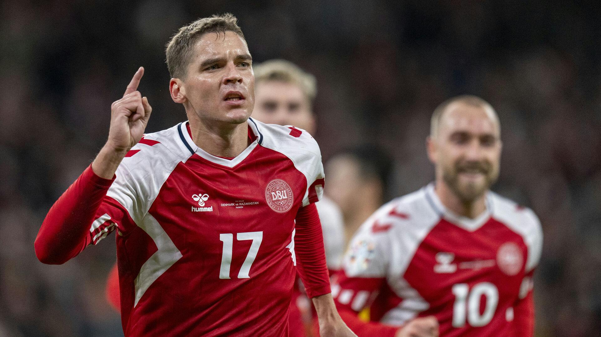 Fodboldlandskamp i Parken. Danmark – Kasakhstan 3–1 Robert Skov har scoret 2–0