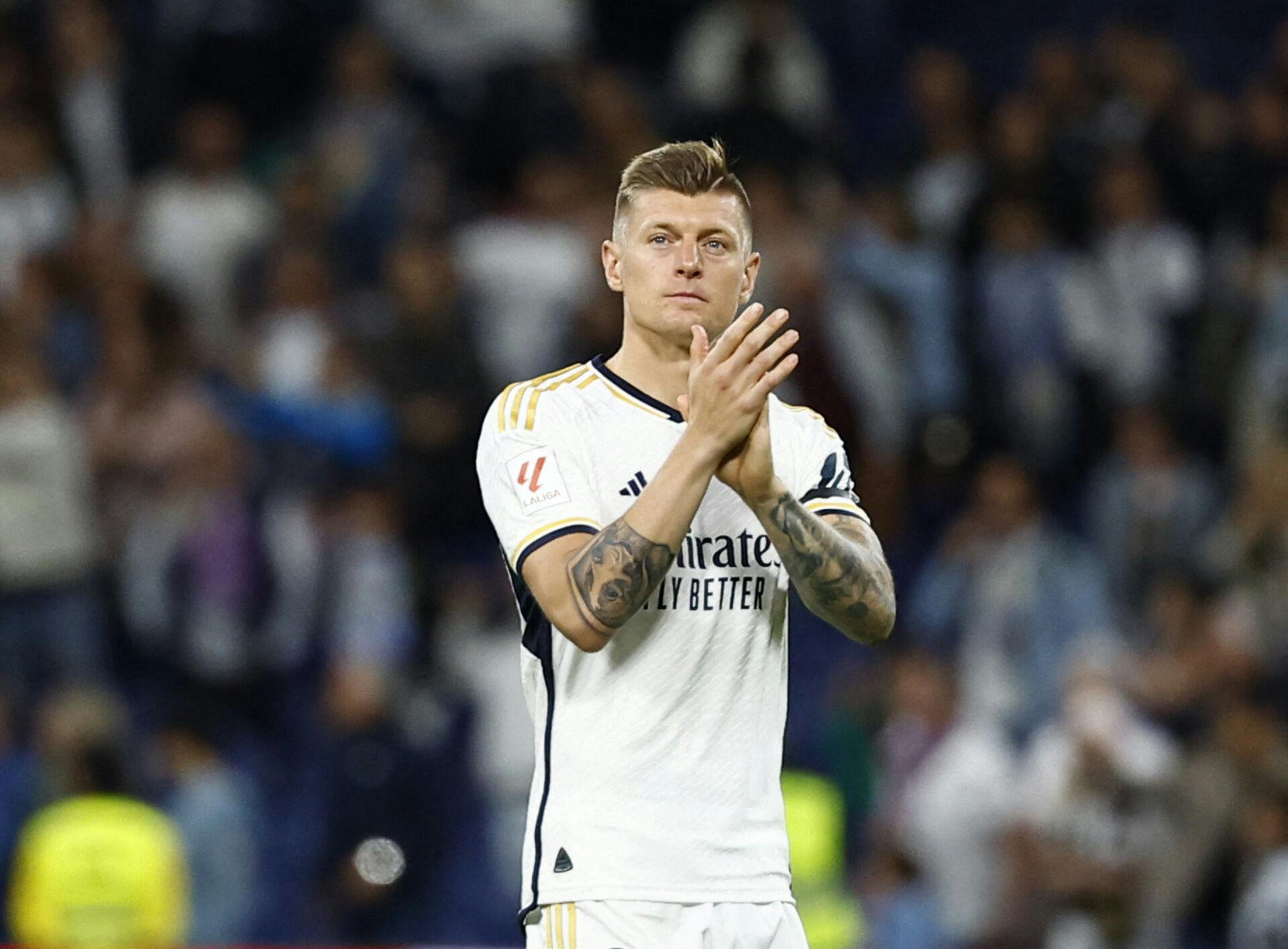 Soccer Football – LaLiga – Real Madrid v Deportivo Alaves – Santiago Bernabeu, Madrid, Spain – May 14, 2024 Real Madrid's Toni Kroos applaus fans after the match REUTERS/Susana Vera