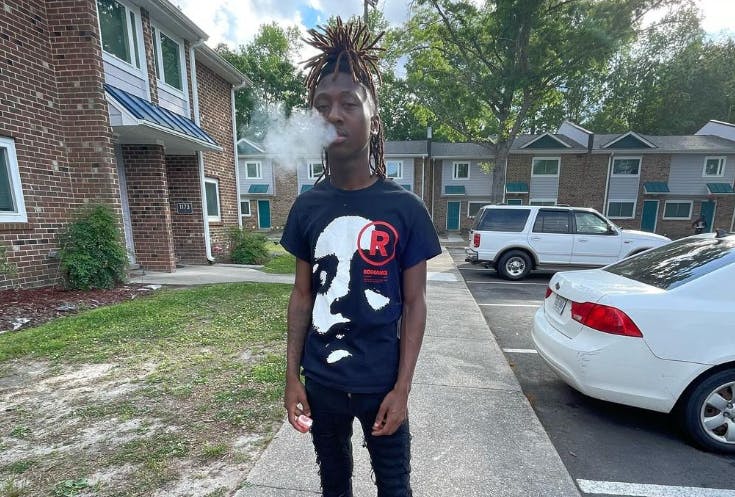 Den 17-årige rapper Rylo Huncho er død, efter han ved en fejl skød sig selv med en pistol, da han filmede en Instagram-story.