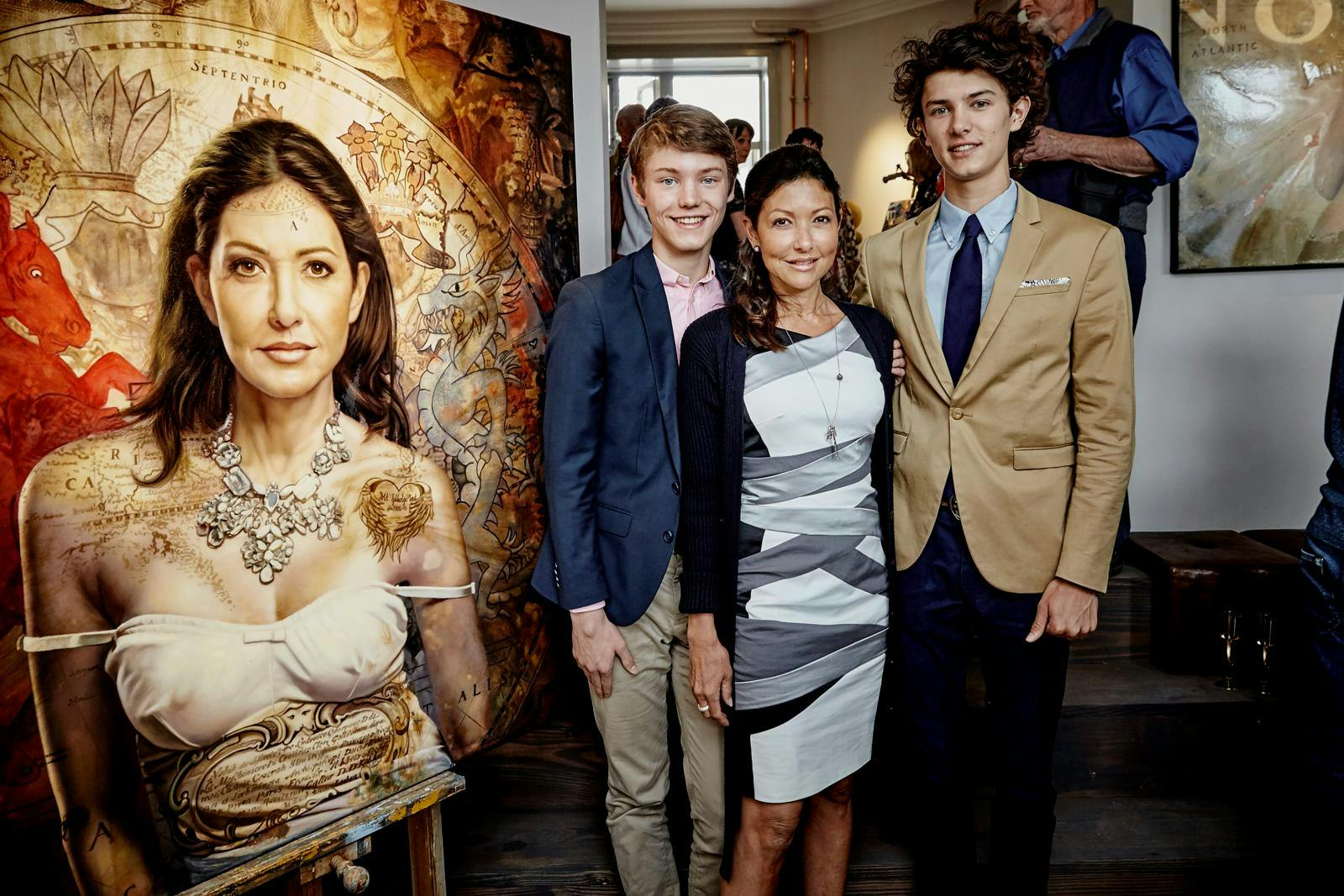 Grevinden stillede også op til et vovet maleri.