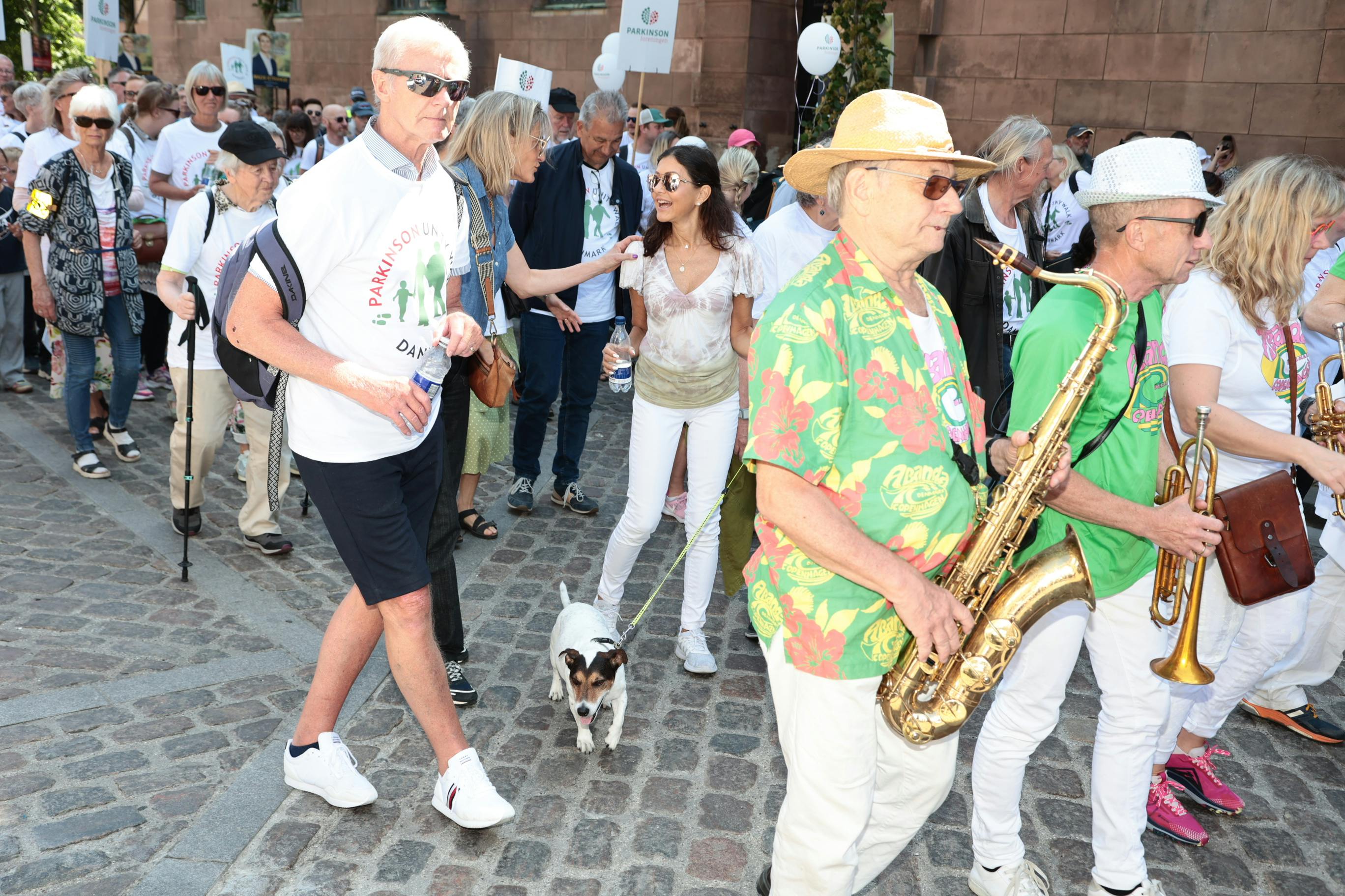 Under Parkinson Unity Walk havde grevinde Alexandra en helt særlig ledsager med. Grev Felix' hund Bailey var nemlig med på gåtur.