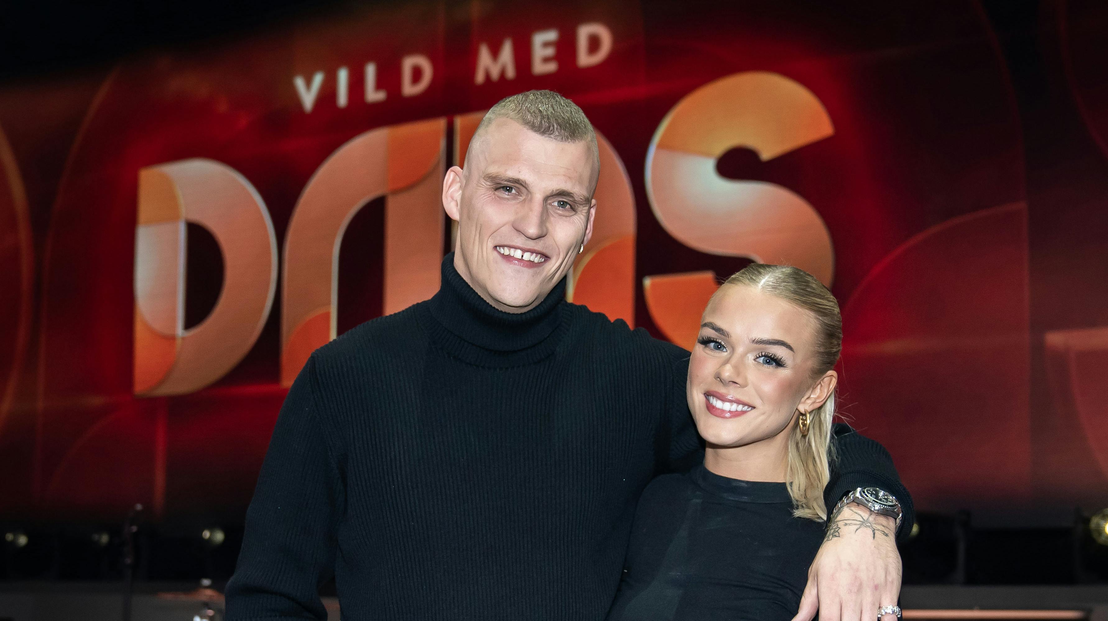 OPGAVE: Vild med dans _ semifinalenHer Sebastian Bull og Asta BjörkSTED: VermundsgadeJOURNALIST: Karina, Amalie, OliverFOTOGRAF: Hanne JuulDATO: 202311118