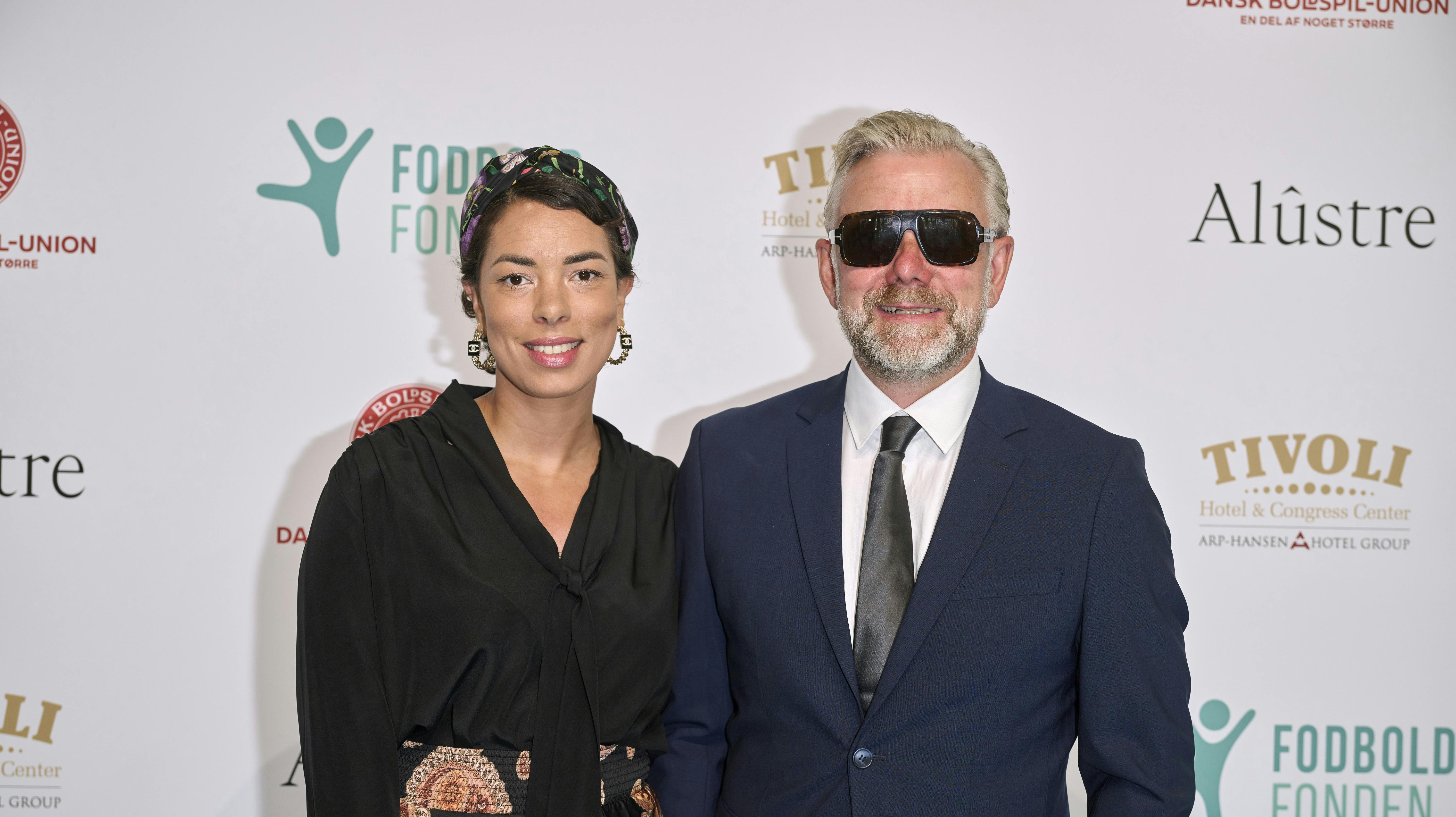 Casper Christensen er gift med Isabel Friis-Mikkelsen. Hun er datter af Jarl Friis-Mikkelsen.