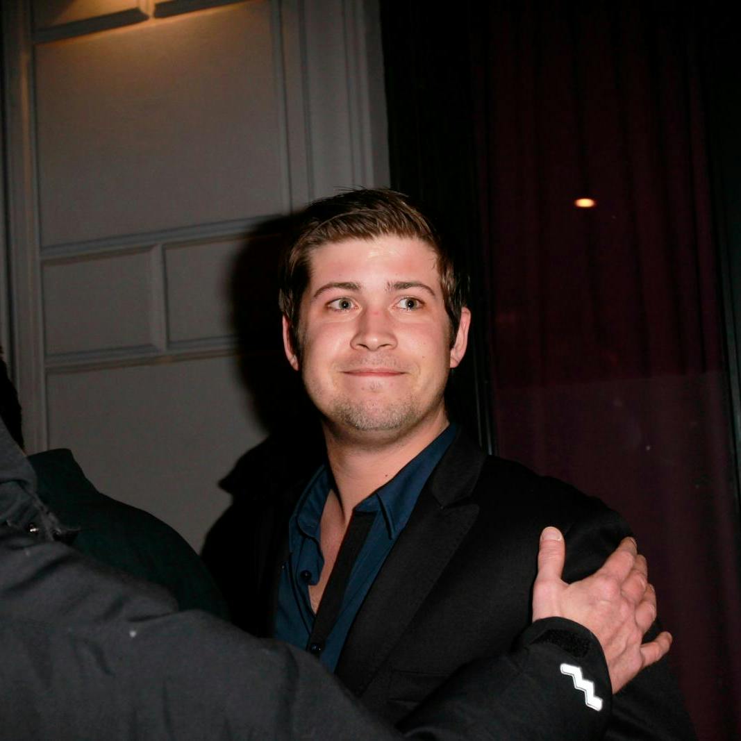 Det er ikke første gang, at Jon er i konflikt med andre - og lovgivningen.