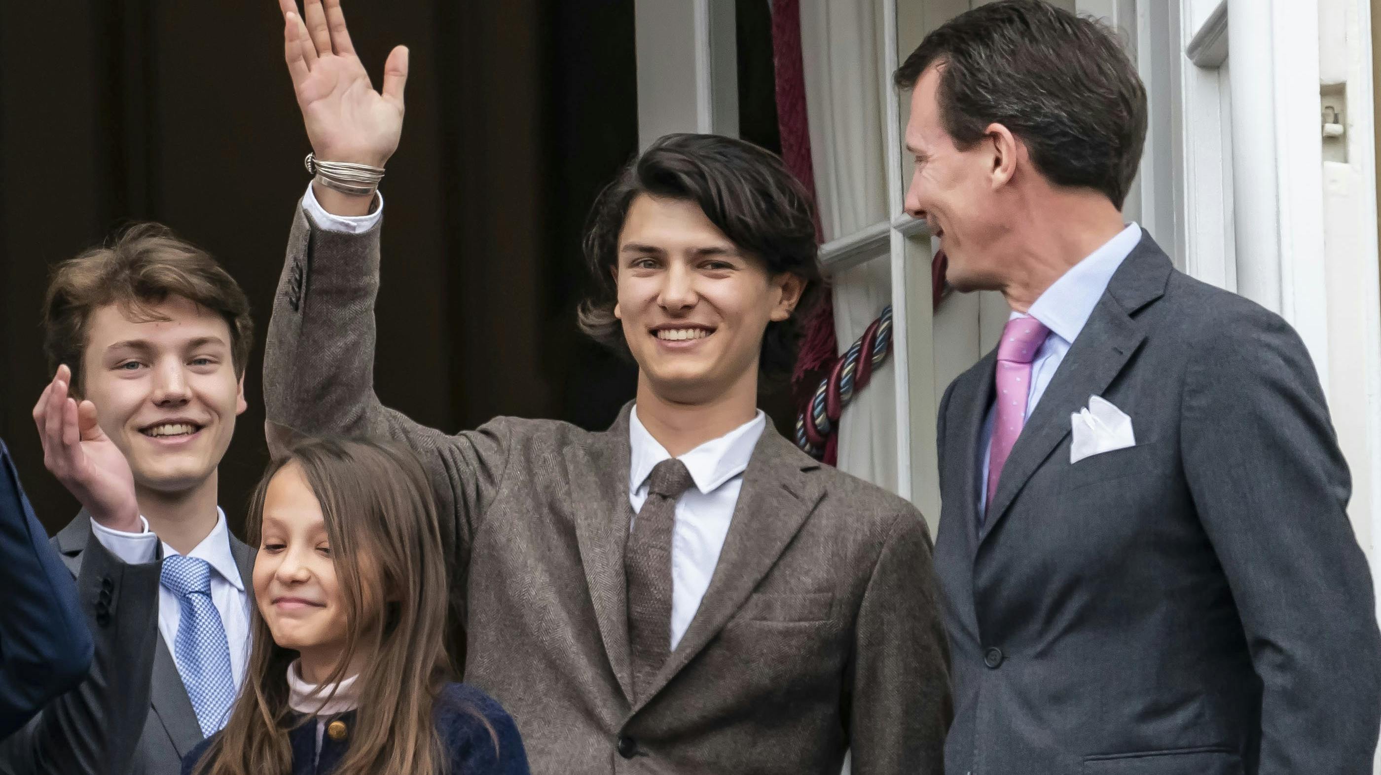 Til sommer har grev Nikolai en kandidat i Sales Management fra Copenhagen Business School.