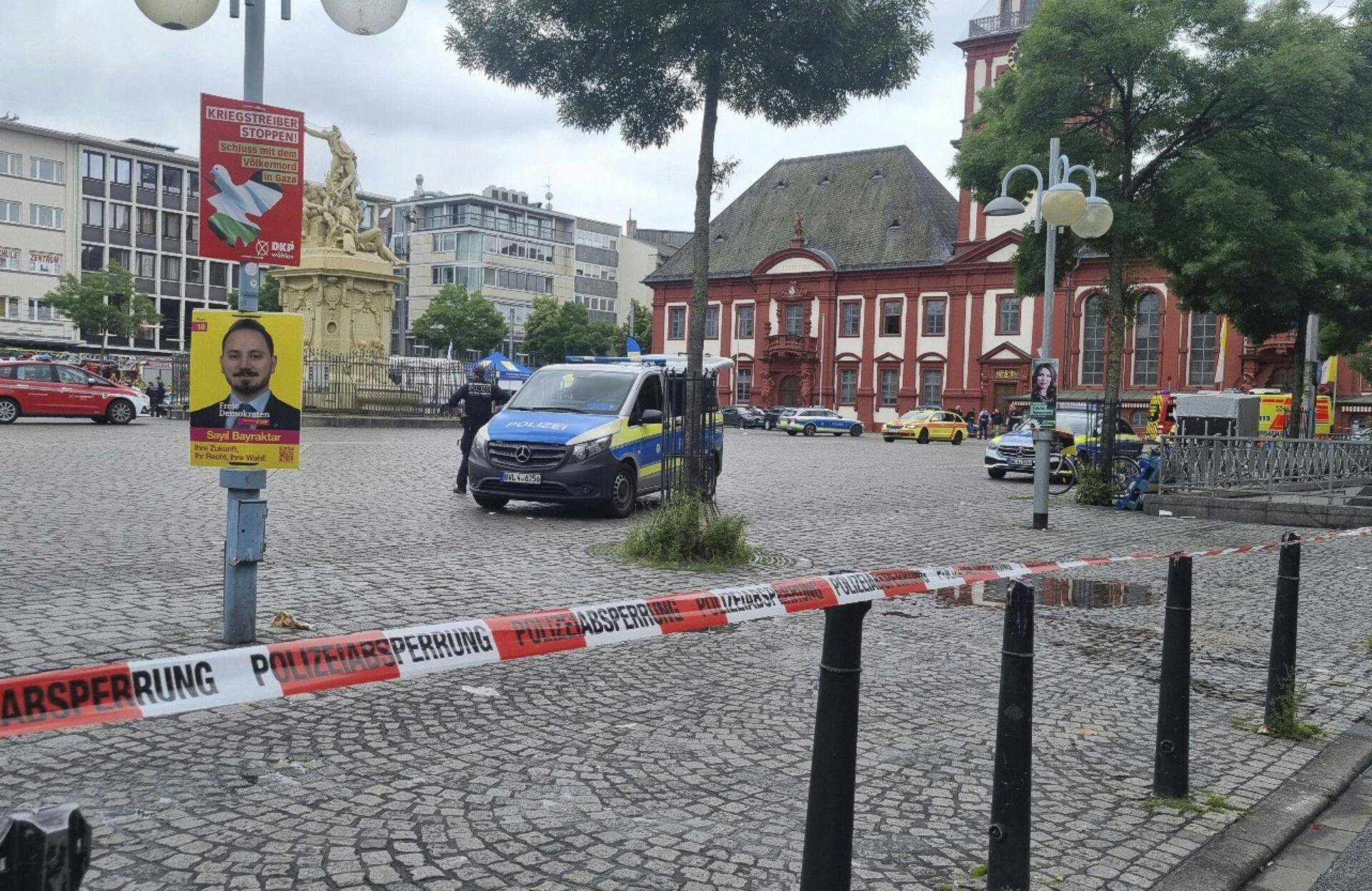 31 May 2024, Baden-W'rttemberg, Mannheim: Police officers are deployed during an incident on Mannheim's market square. Photo by: Rene Priebe/picture-alliance/dpa/AP Images