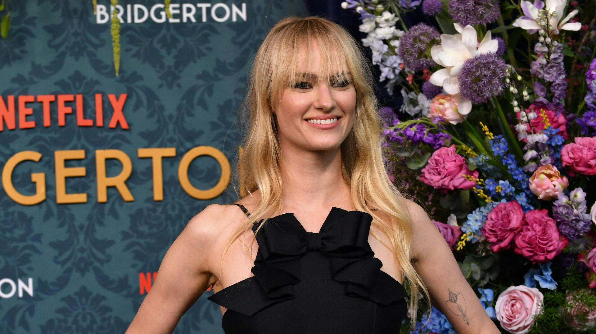 Den britiske skuespiller Jessica Madsen er kendt for sin rolle i Netflix-hittet "Bridgerton".