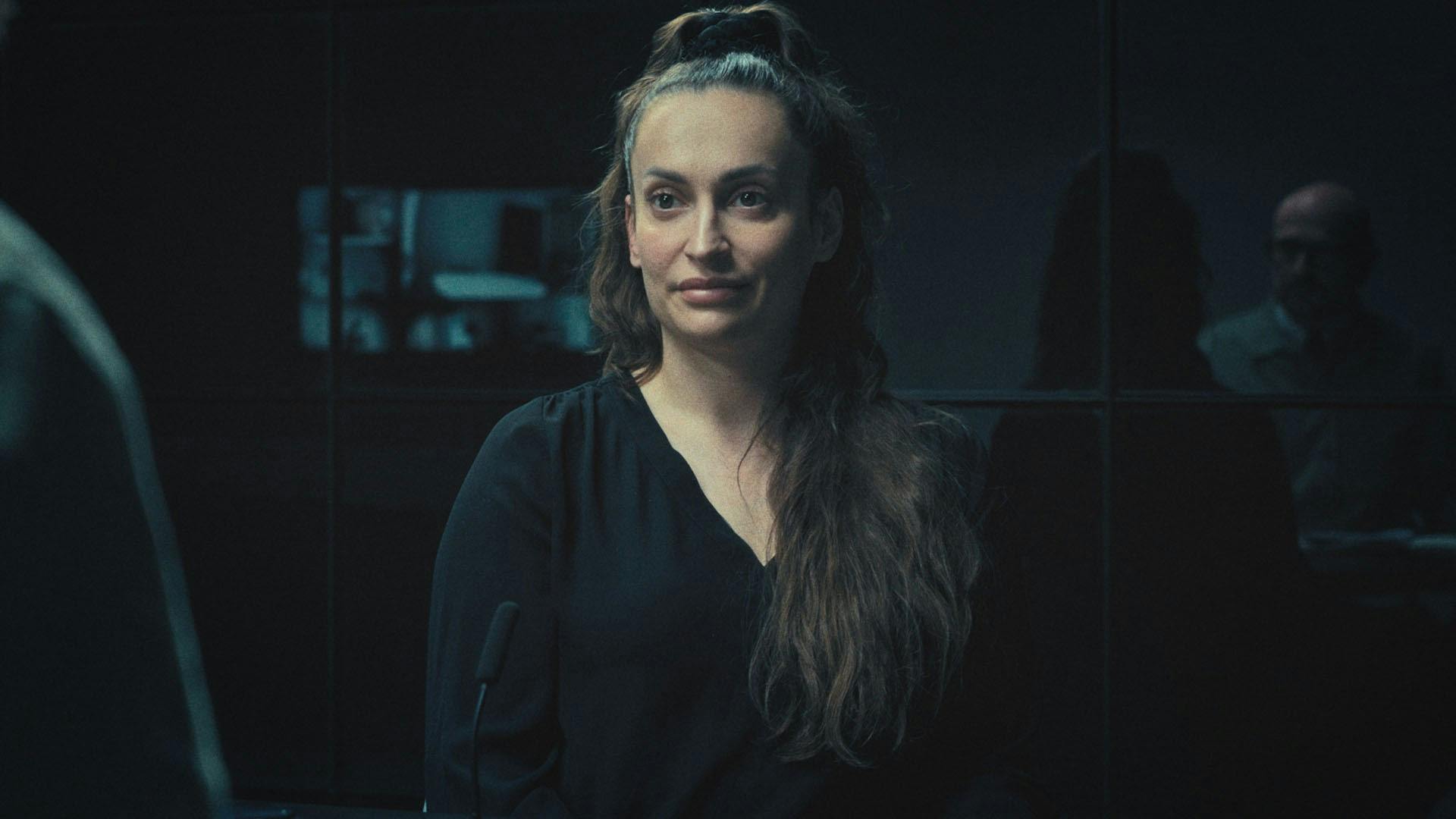 Amira Smajic fungerede som muldvarp for TV 2 og Mads Brügger under optagelserne til "Den sorte svane".
