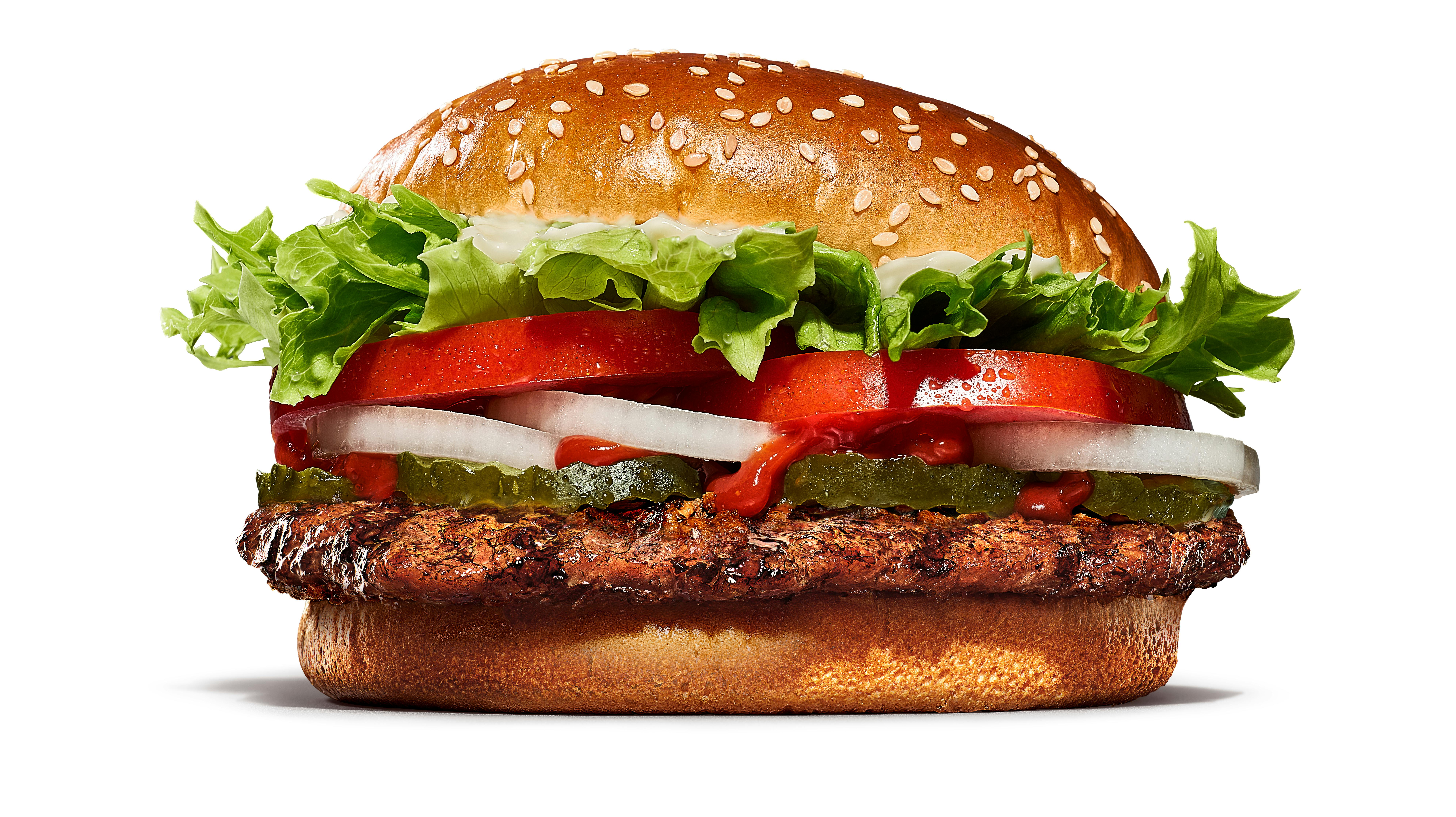 Den ikoniske burger Whopper har fået en gastronomisk makeover af Burger King. Det er ifølge fastfoodrestauranten første gang siden 1957, at man ændrer ved Whopperen.