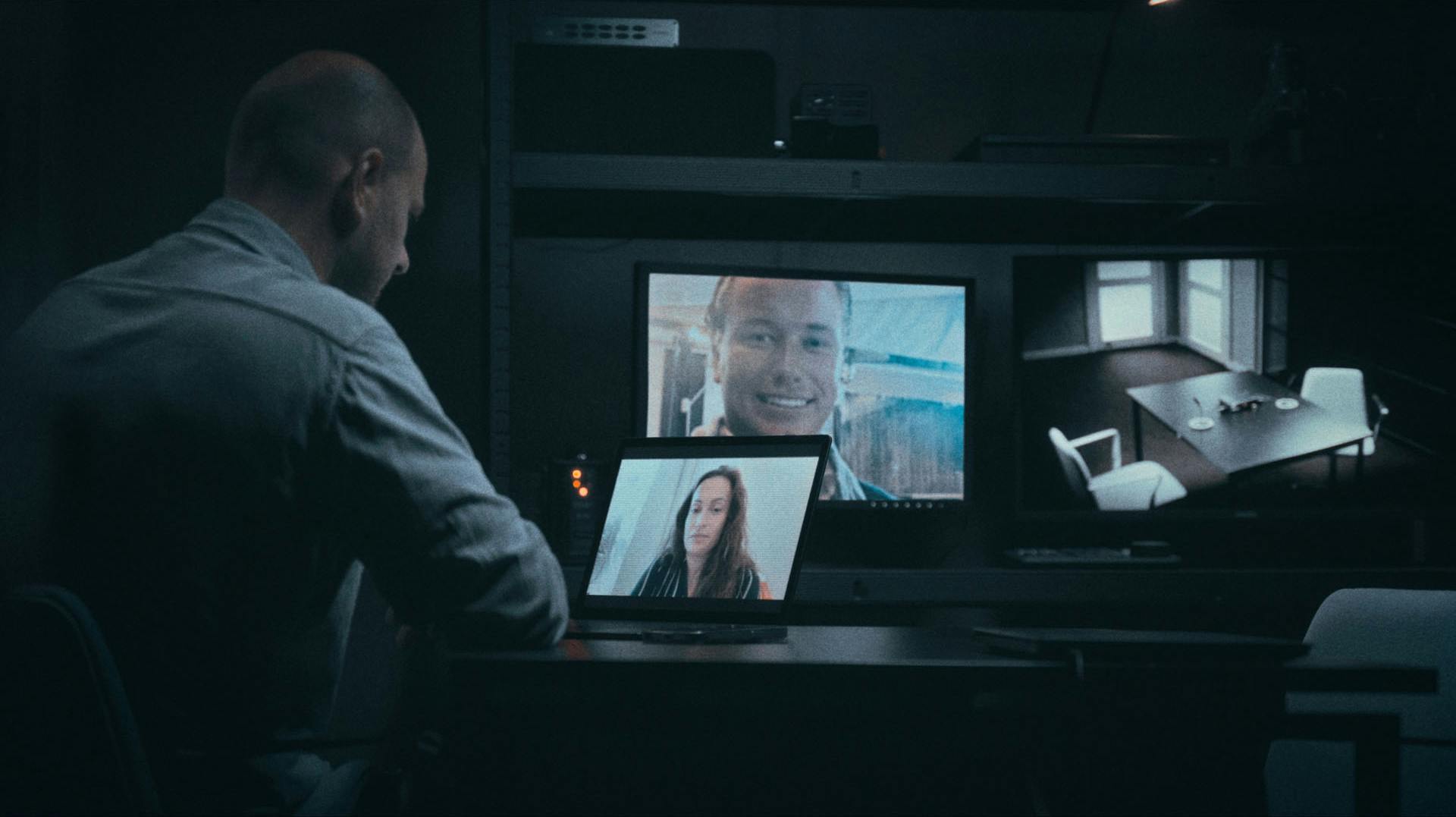 "Tryllekunstneren" skulle angiveligt have hjulpet Fsar Abrar Raja med at fuske med byggeaffald. 