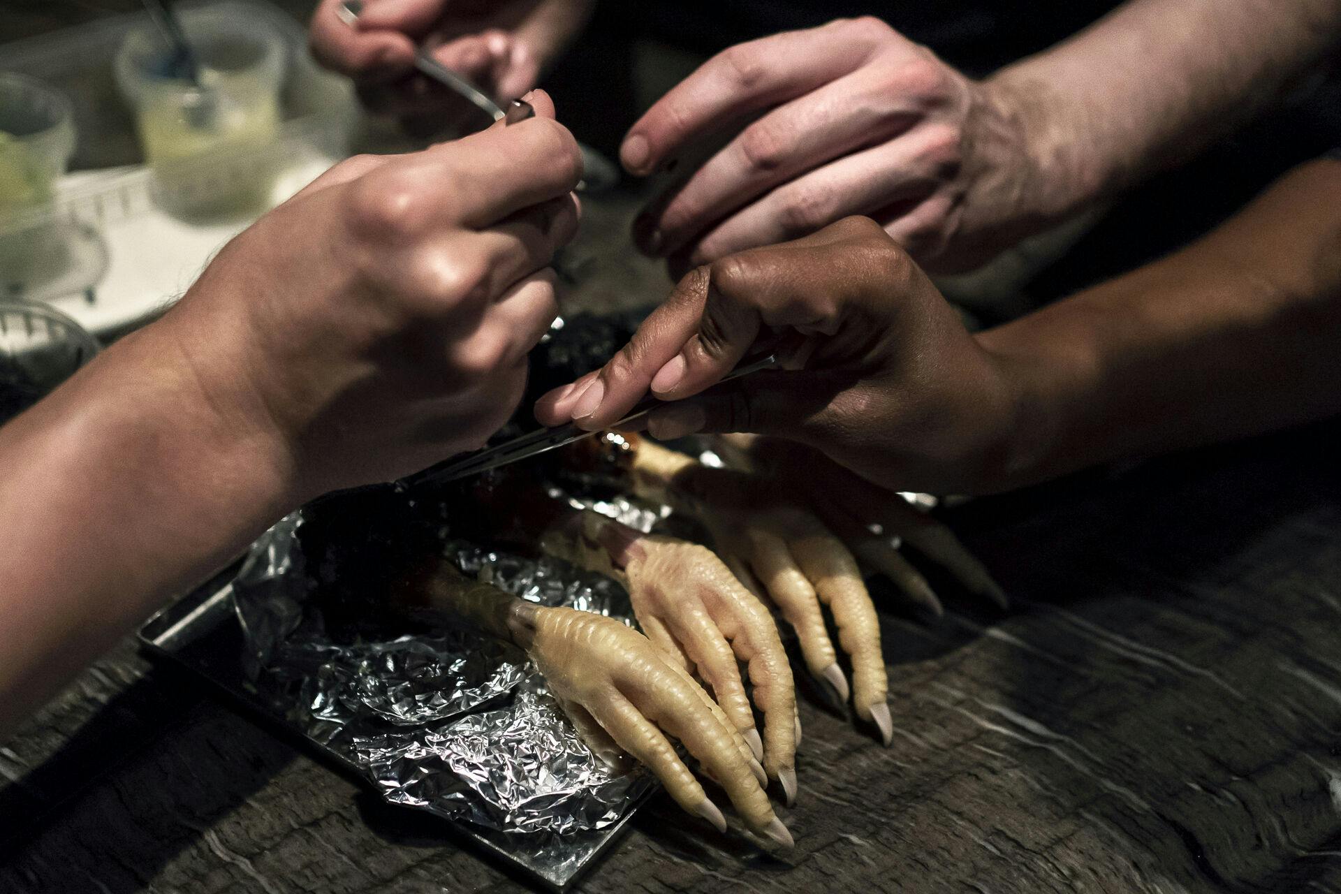 Danske Alchemist gled ned på listen, men skal nok klare sig alligevel - der er nemlig en kø af kunder klar til at spise blandt andet disse fødder.