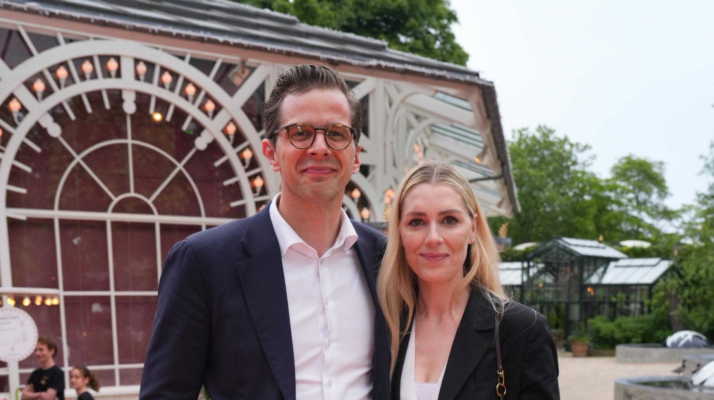 Alex Vanopslagh og ledsager.