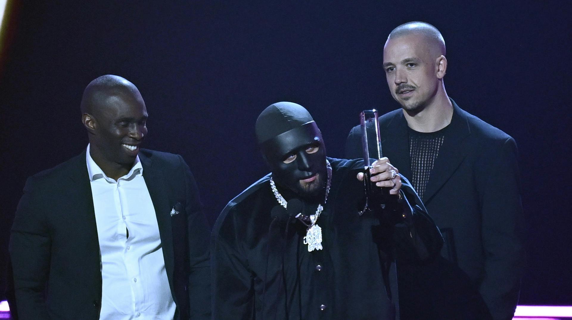 (Arkiv) STOCKHOLM, SVERIGE 20240508 C. Gambino tilldelas priset Årets Hiphop vid Grammisgalan på Annexet på onsdagen. Foto: Pontus Lundahl / TT / Kod 10050. (Foto: 10050 Pontus Lundahl/Scanpix 2024)